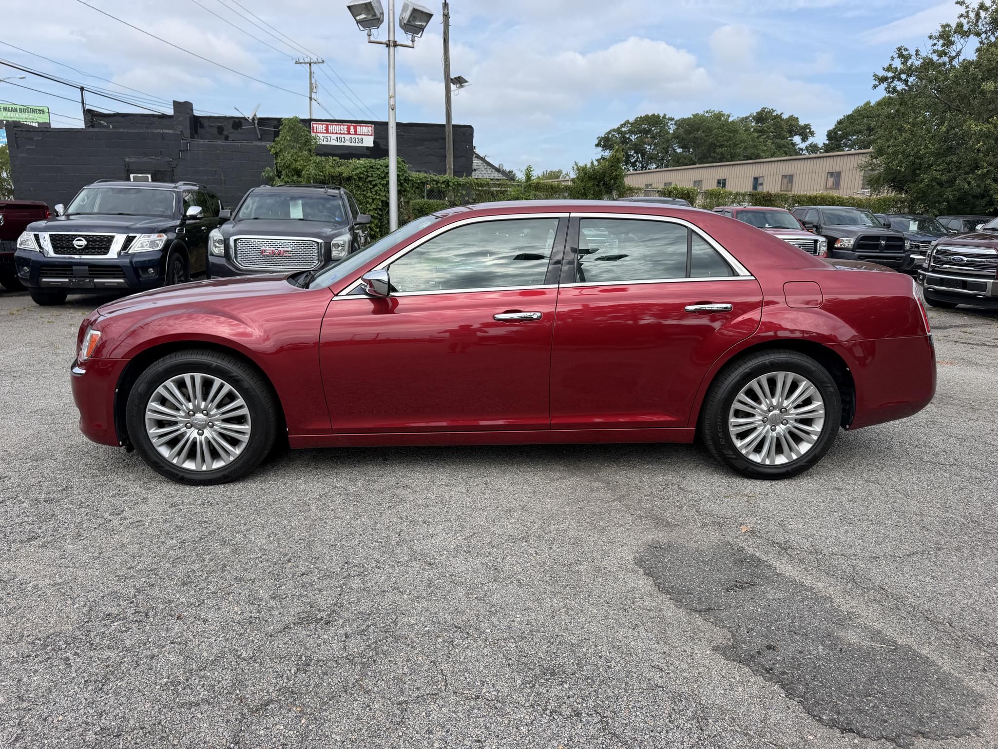 Chrysler 300 4dr Sdn 300C AWD 2013