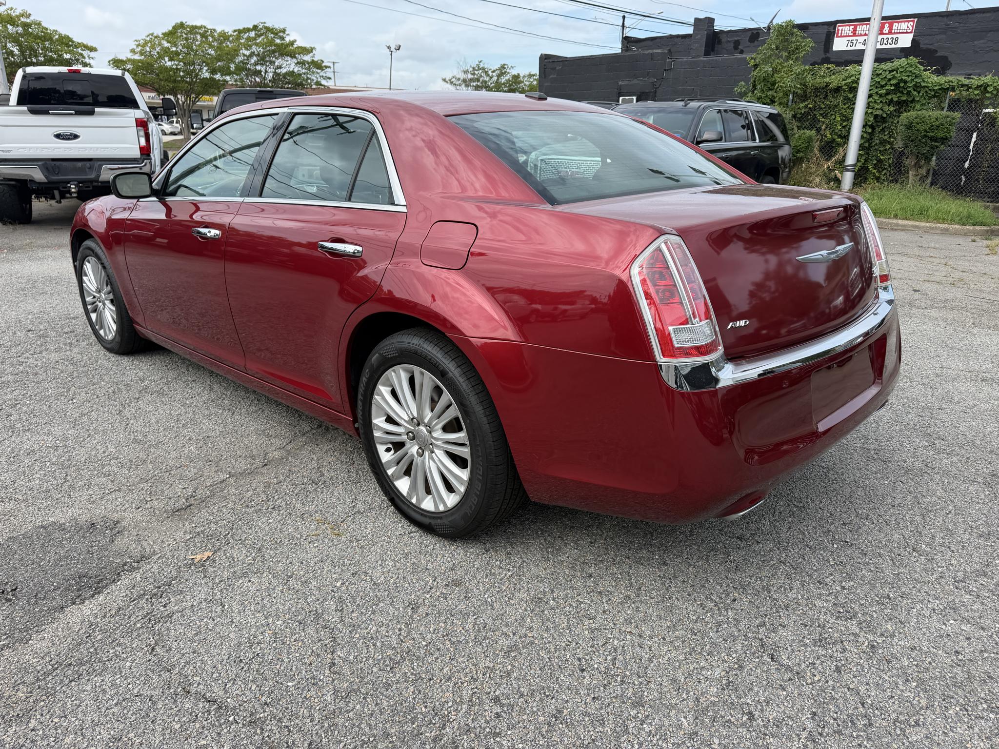 Chrysler 300 4dr Sdn 300C AWD 2013