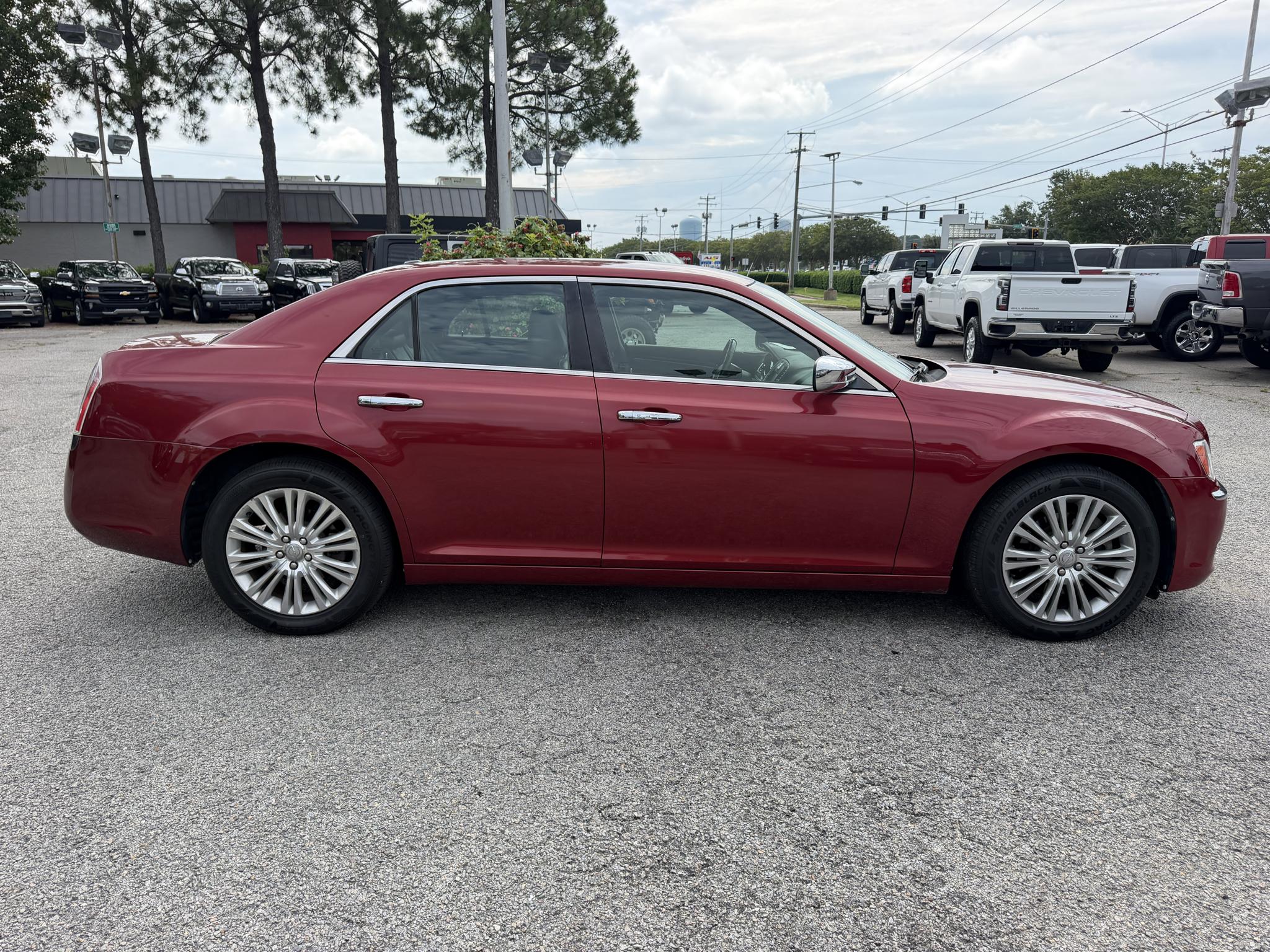 Chrysler 300 4dr Sdn 300C AWD 2013