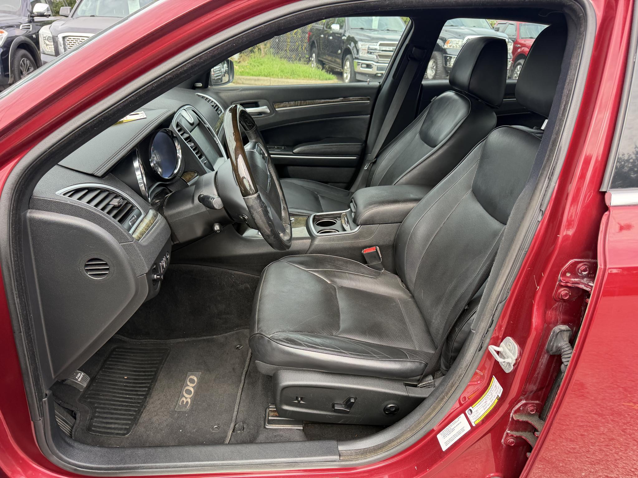 Chrysler 300 4dr Sdn 300C AWD 2013