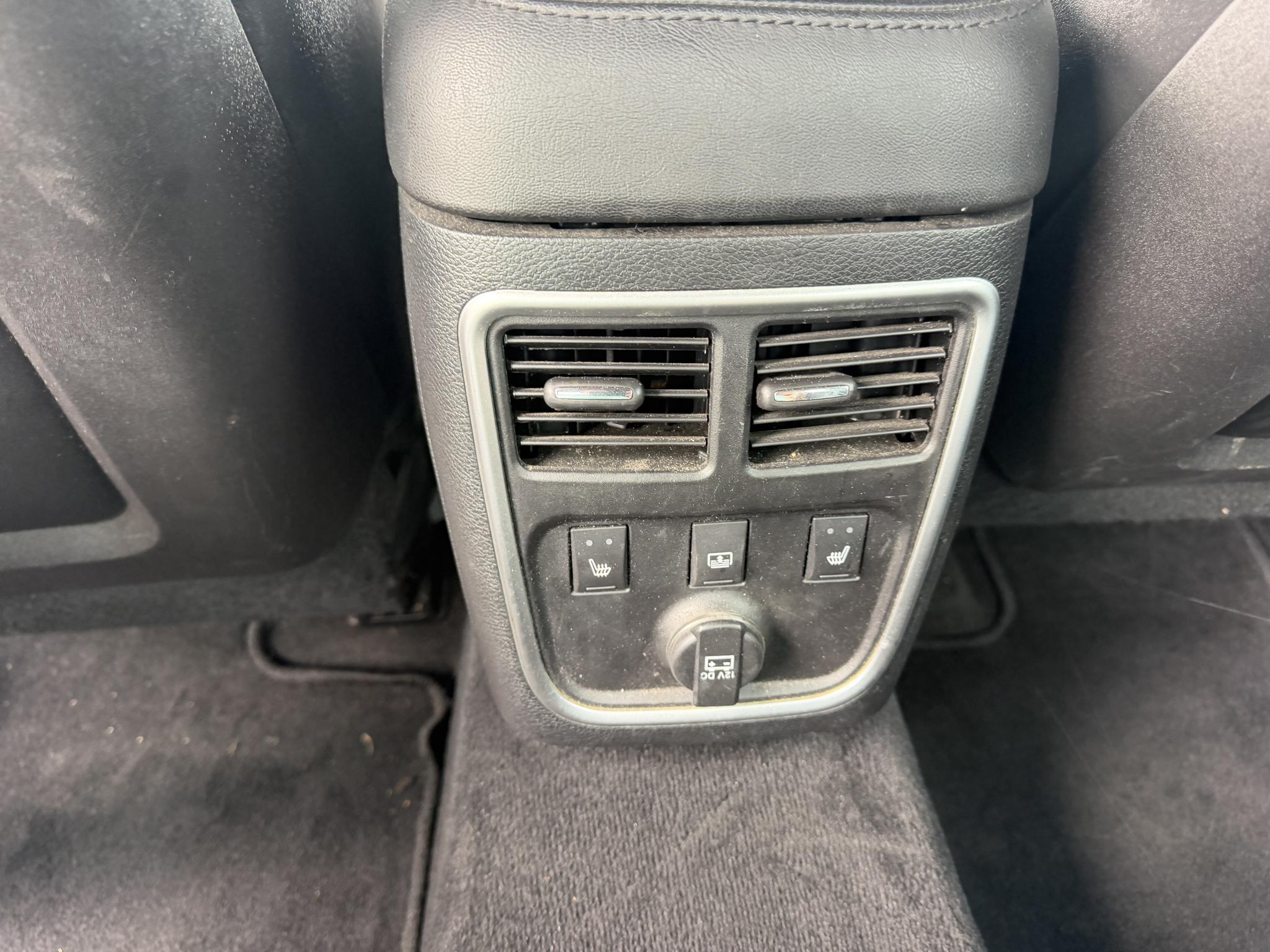 Chrysler 300 4dr Sdn 300C AWD 2013