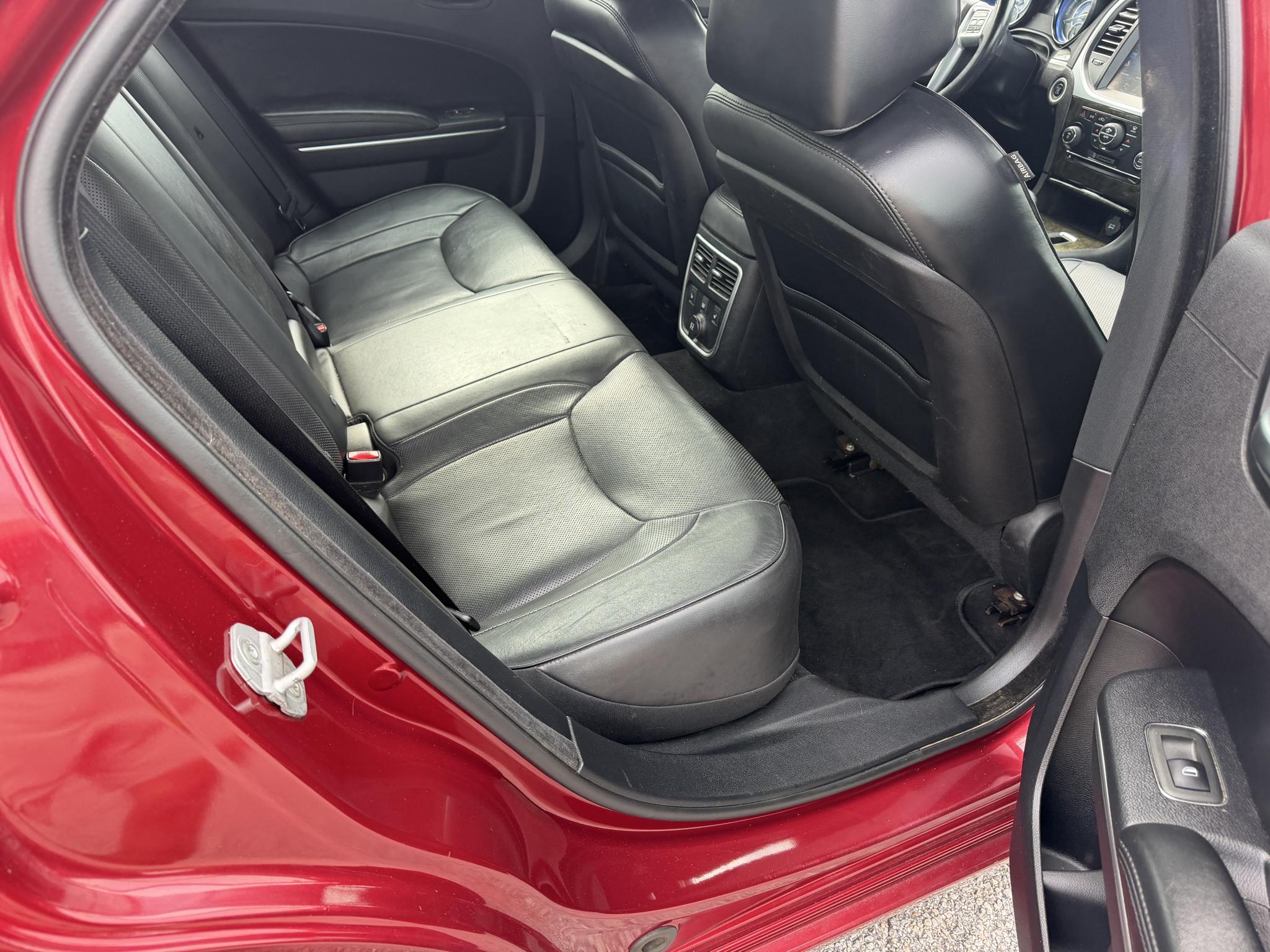 Chrysler 300 4dr Sdn 300C AWD 2013
