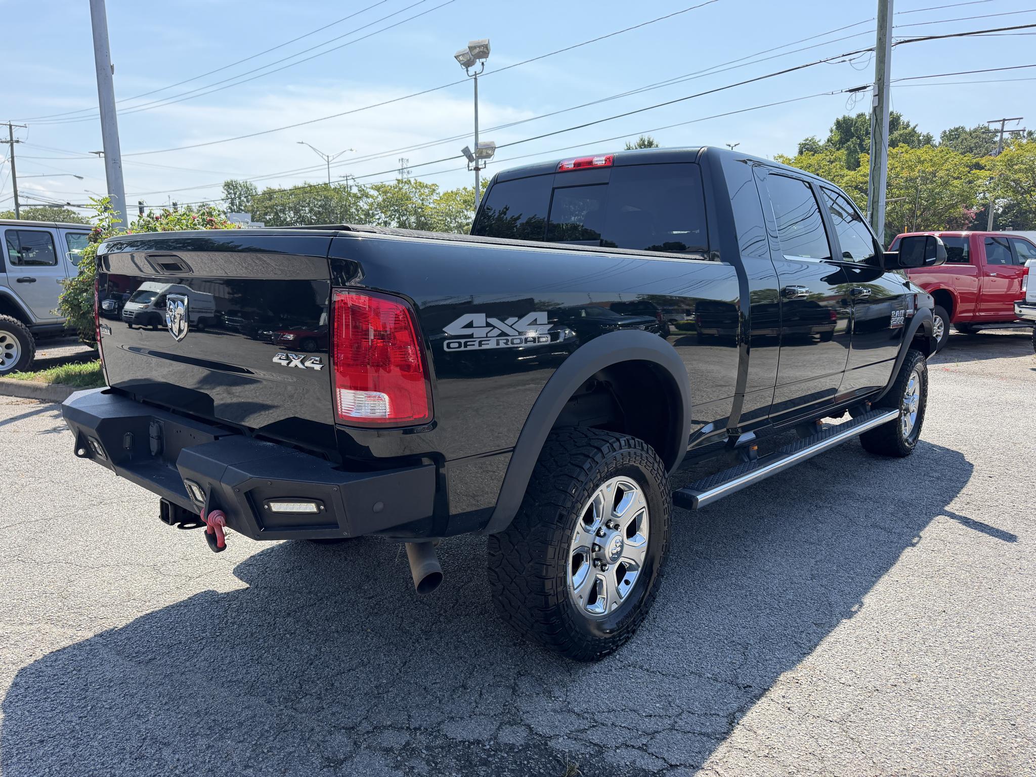 RAM 2500 SLT 4x4 Mega Cab 6'4" Box 2017