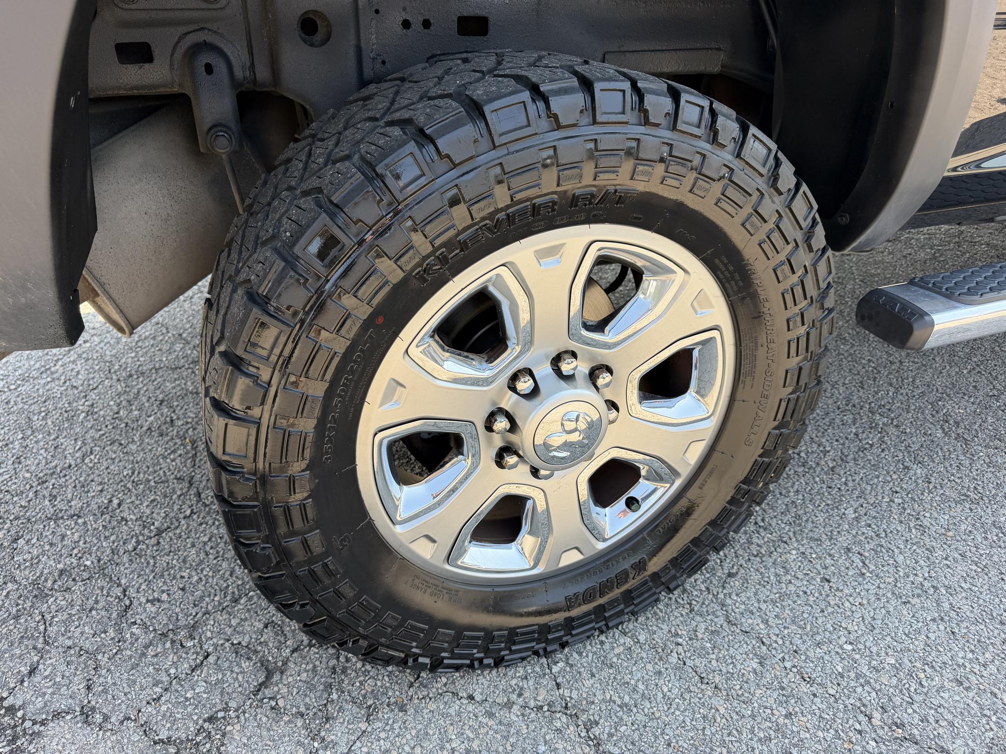 RAM 2500 SLT 4x4 Mega Cab 6'4" Box 2017