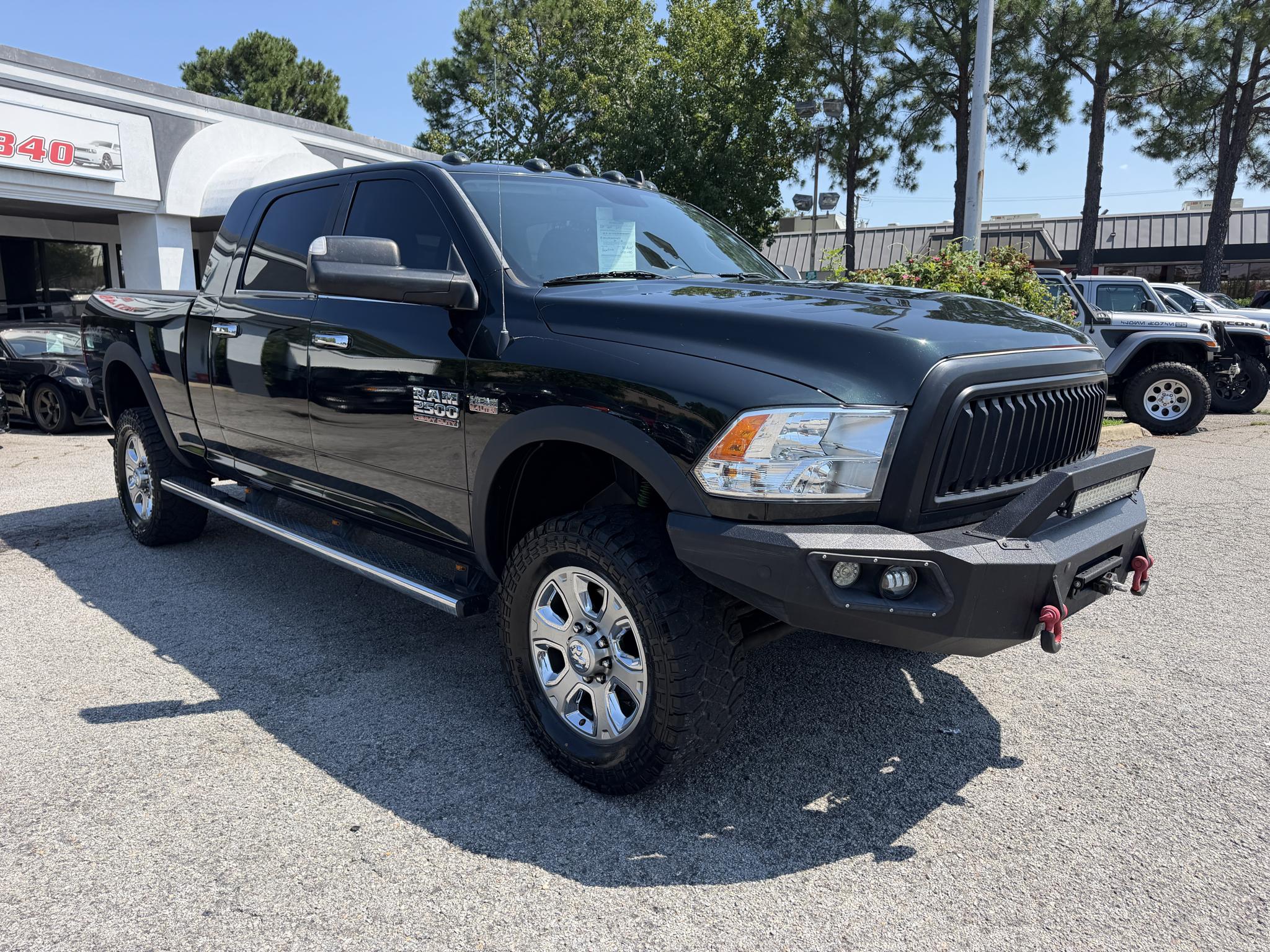 RAM 2500 SLT 4x4 Mega Cab 6'4" Box 2017