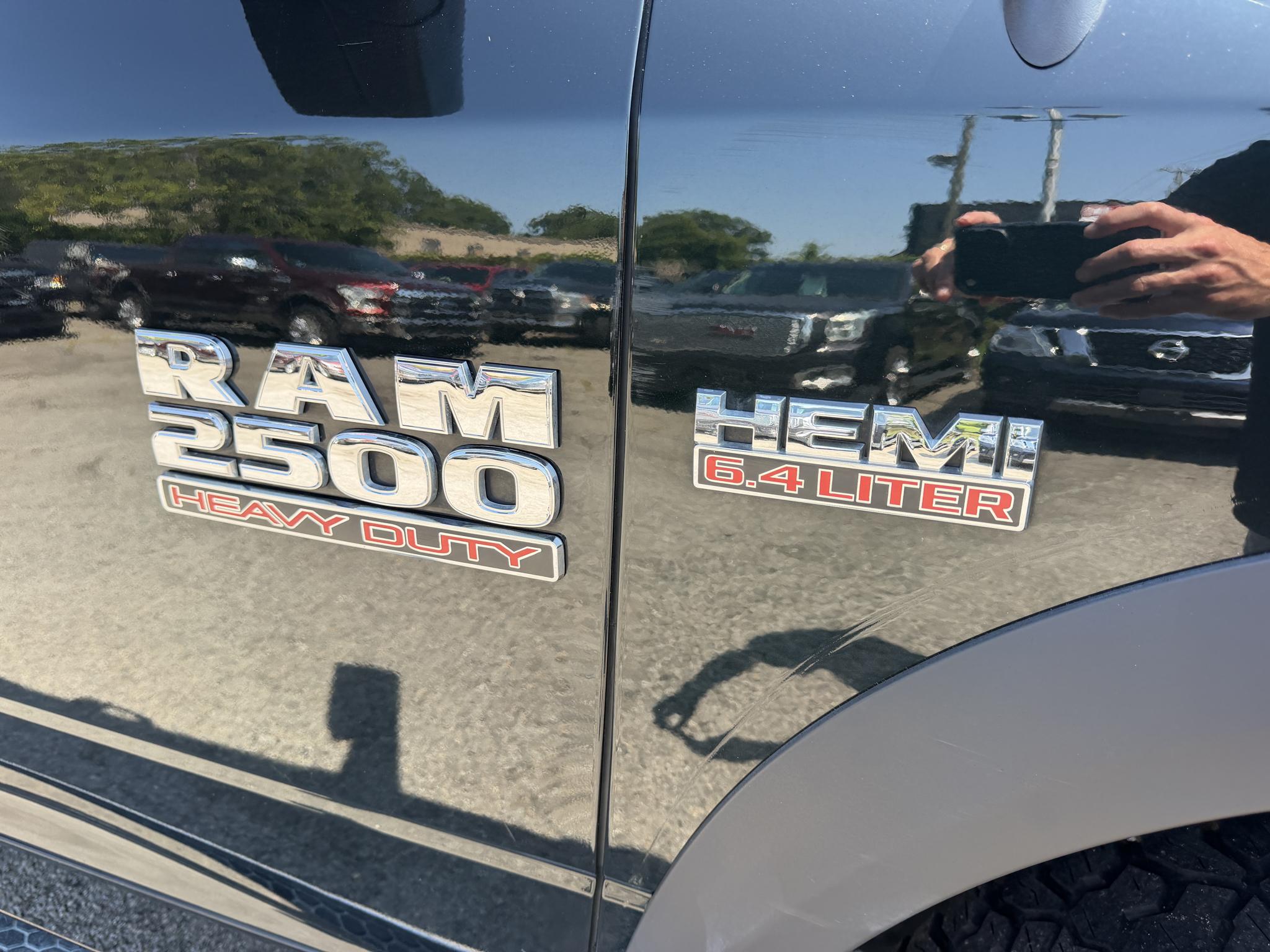 RAM 2500 SLT 4x4 Mega Cab 6'4" Box 2017
