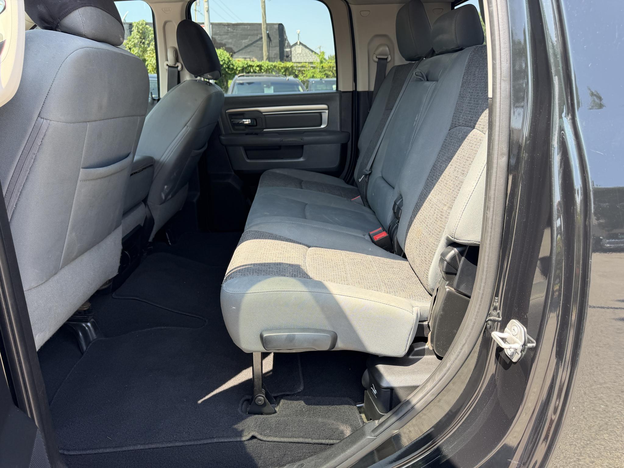 RAM 2500 SLT 4x4 Mega Cab 6'4" Box 2017
