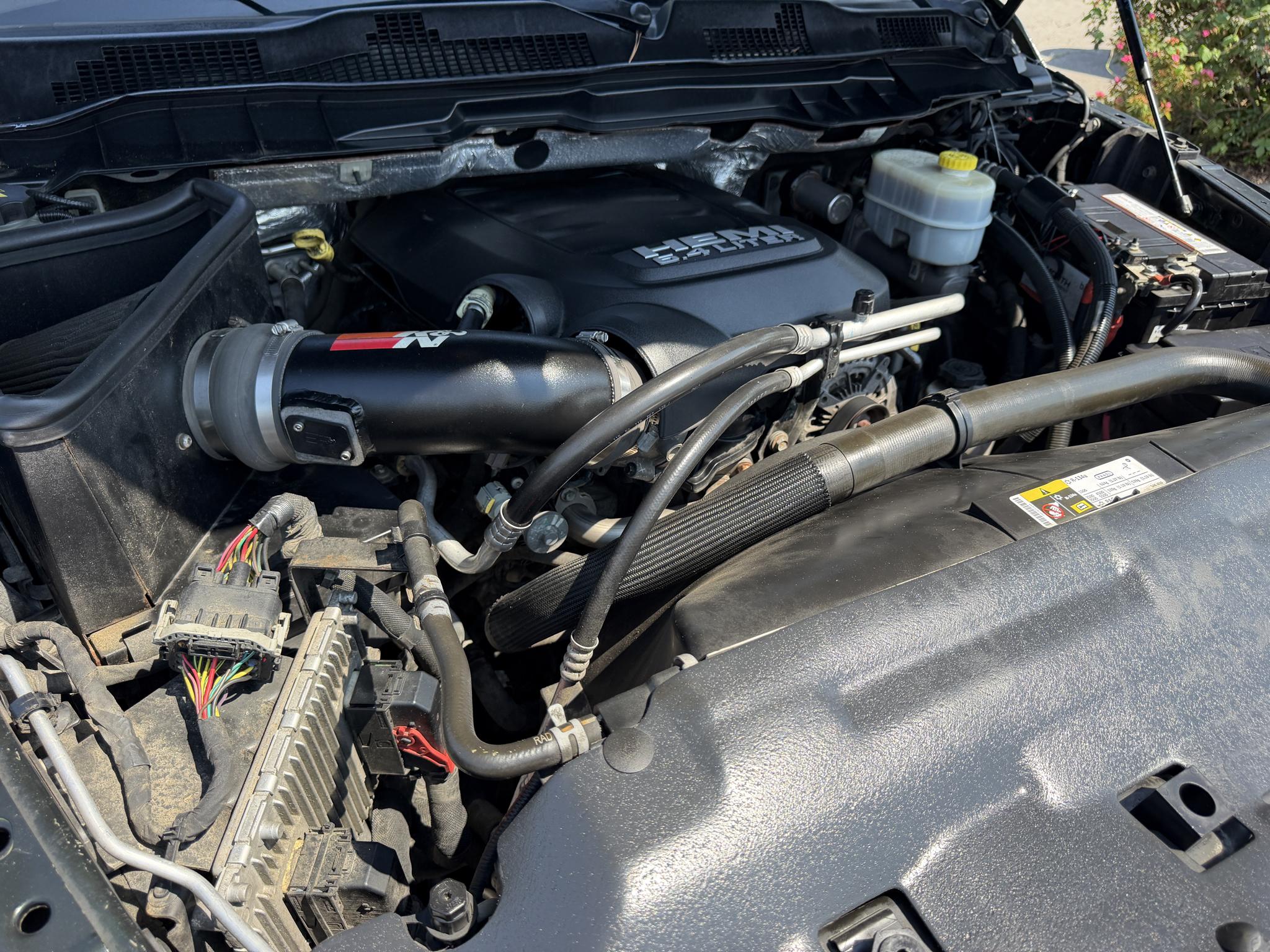 RAM 2500 SLT 4x4 Mega Cab 6'4" Box 2017