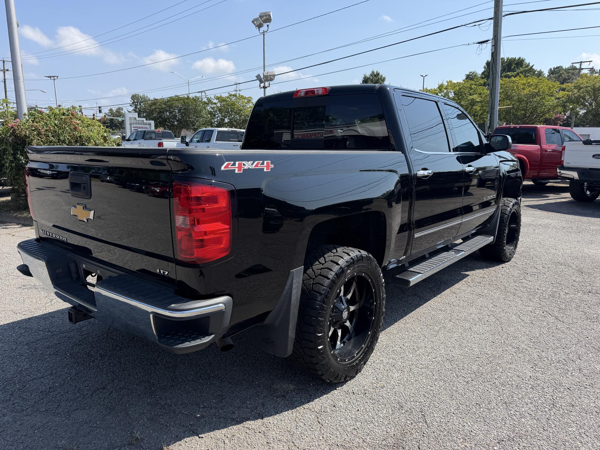 Chevrolet Silverado 1500 4WD Crew Cab 143.5" LTZ w/1LZ 2015