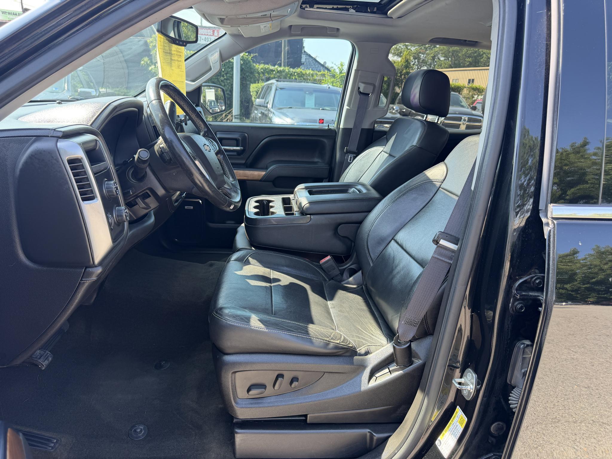 Chevrolet Silverado 1500 4WD Crew Cab 143.5" LTZ w/1LZ 2015