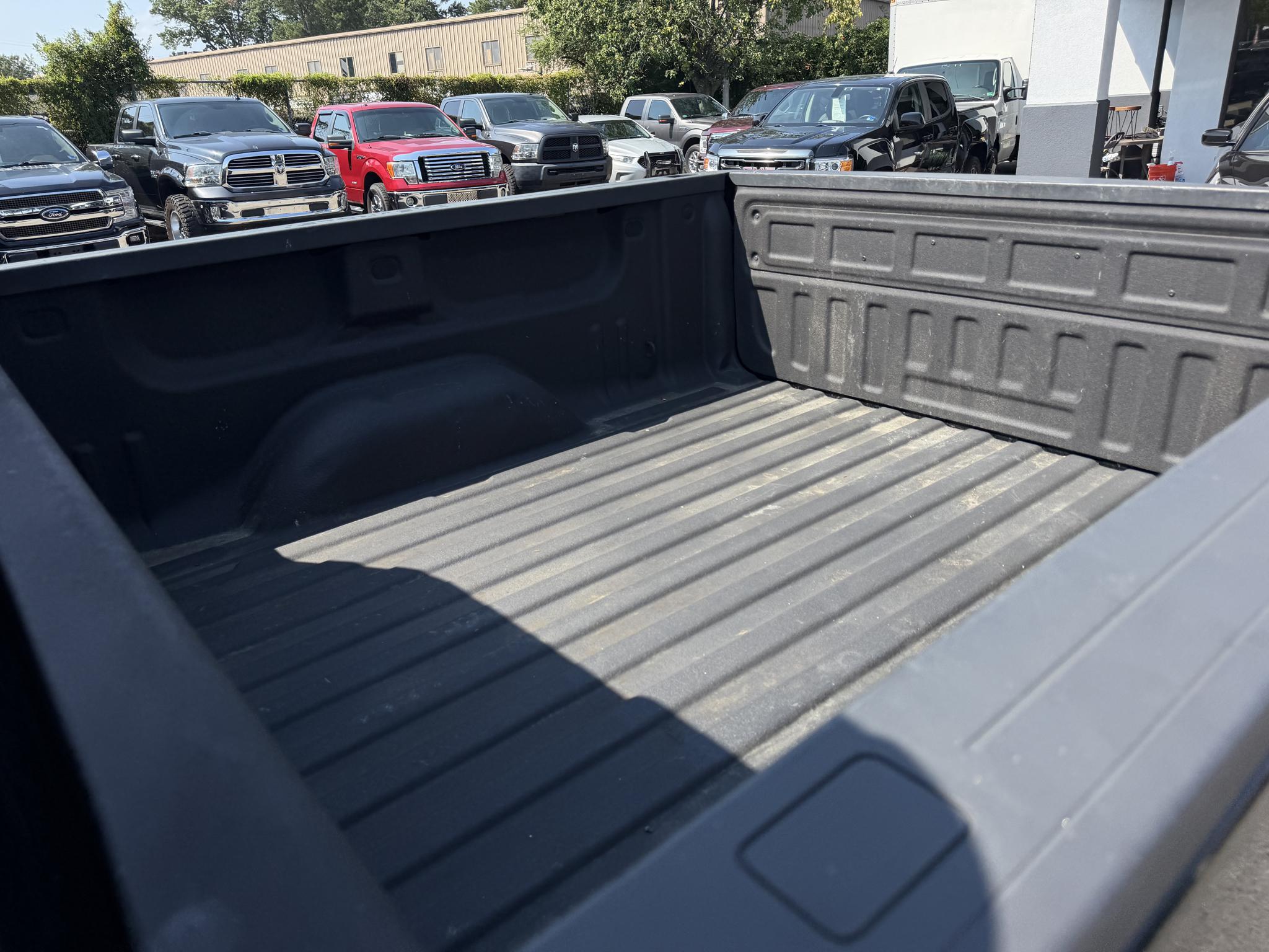 Chevrolet Silverado 1500 4WD Crew Cab 143.5" LTZ w/1LZ 2015