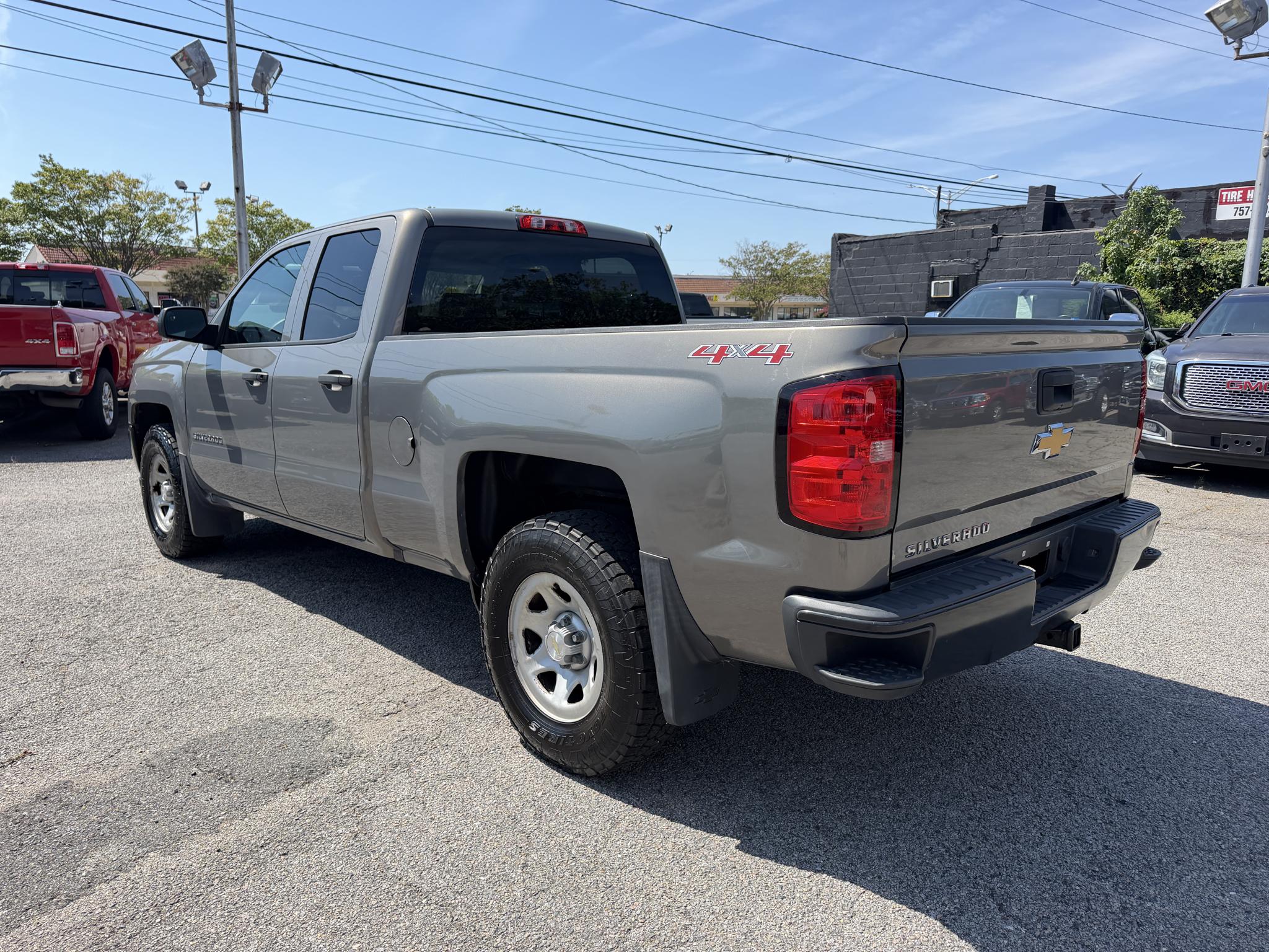 Chevrolet Silverado 1500 4WD Double Cab 143.5" Work Truck 2017