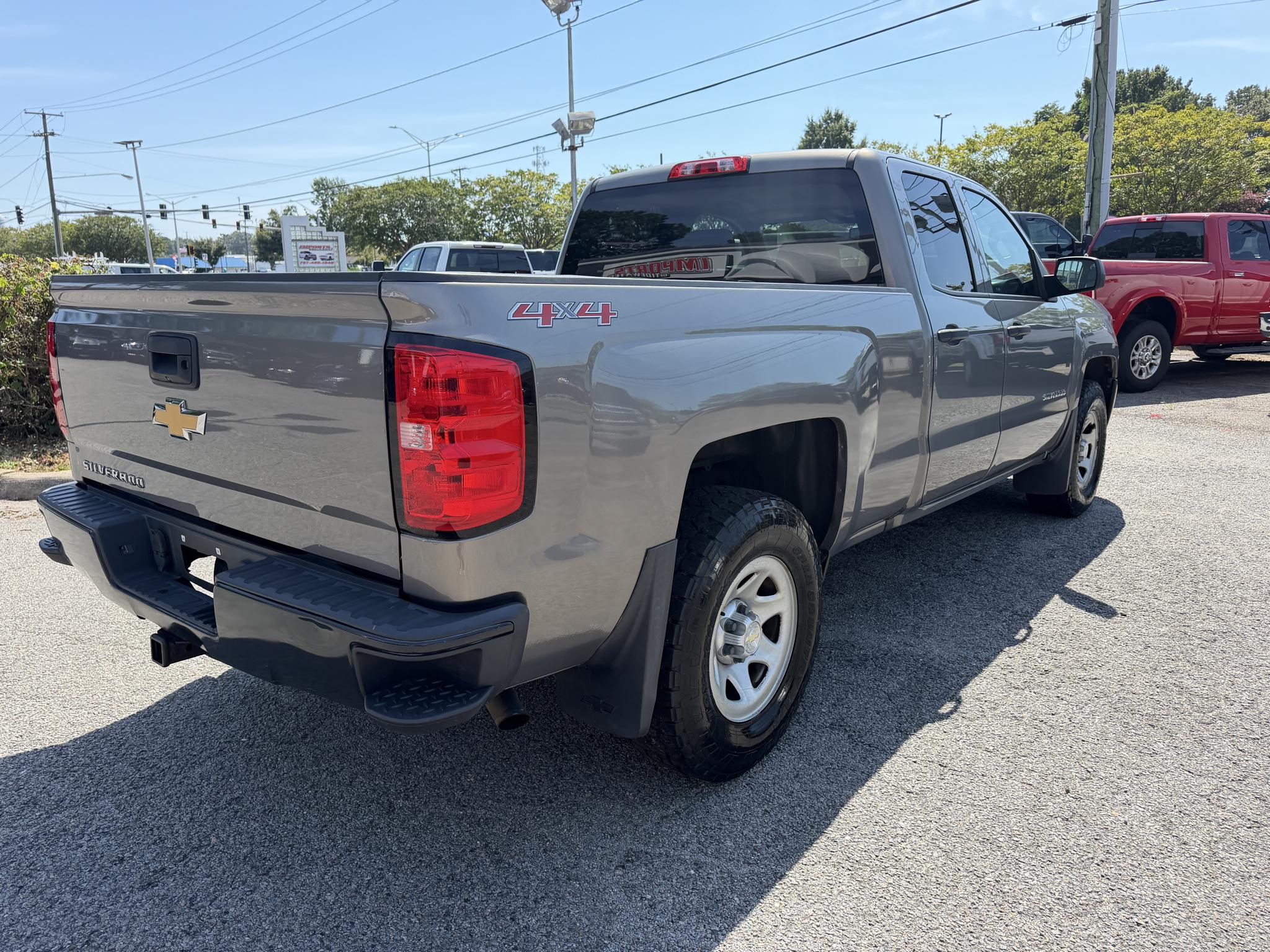 Chevrolet Silverado 1500 4WD Double Cab 143.5" Work Truck 2017
