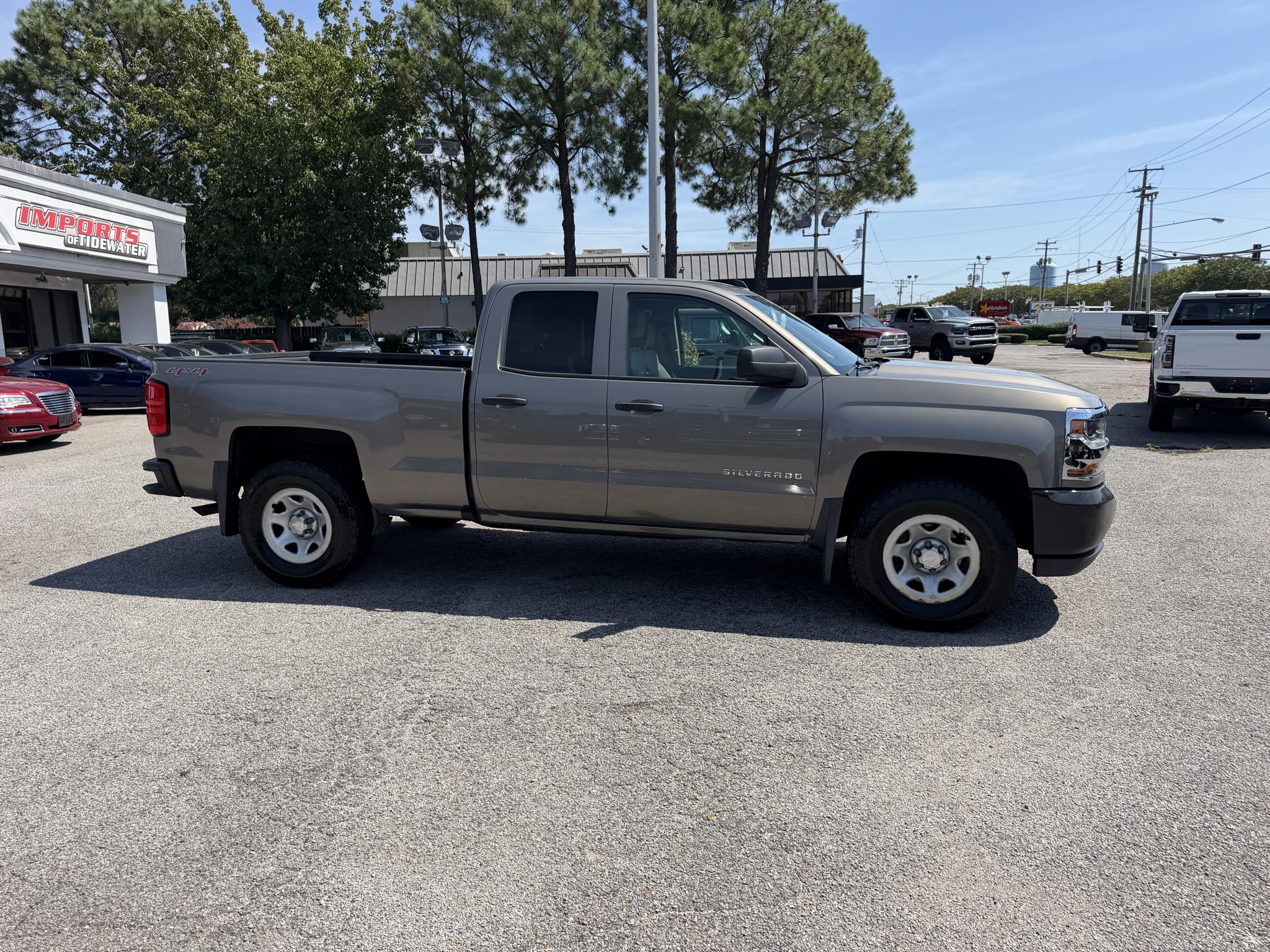 Chevrolet Silverado 1500 4WD Double Cab 143.5" Work Truck 2017