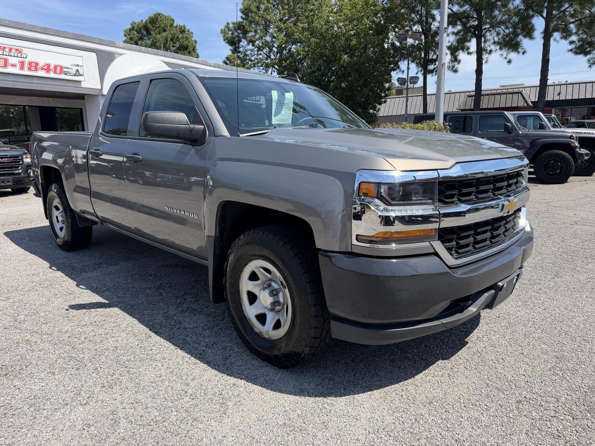 Chevrolet Silverado 1500 4WD Double Cab 143.5" Work Truck 2017