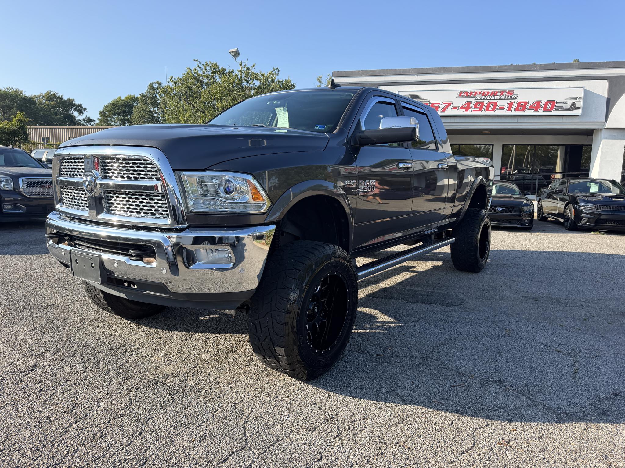 RAM 2500 Laramie 4x4 Mega Cab 6'4" Box 2018