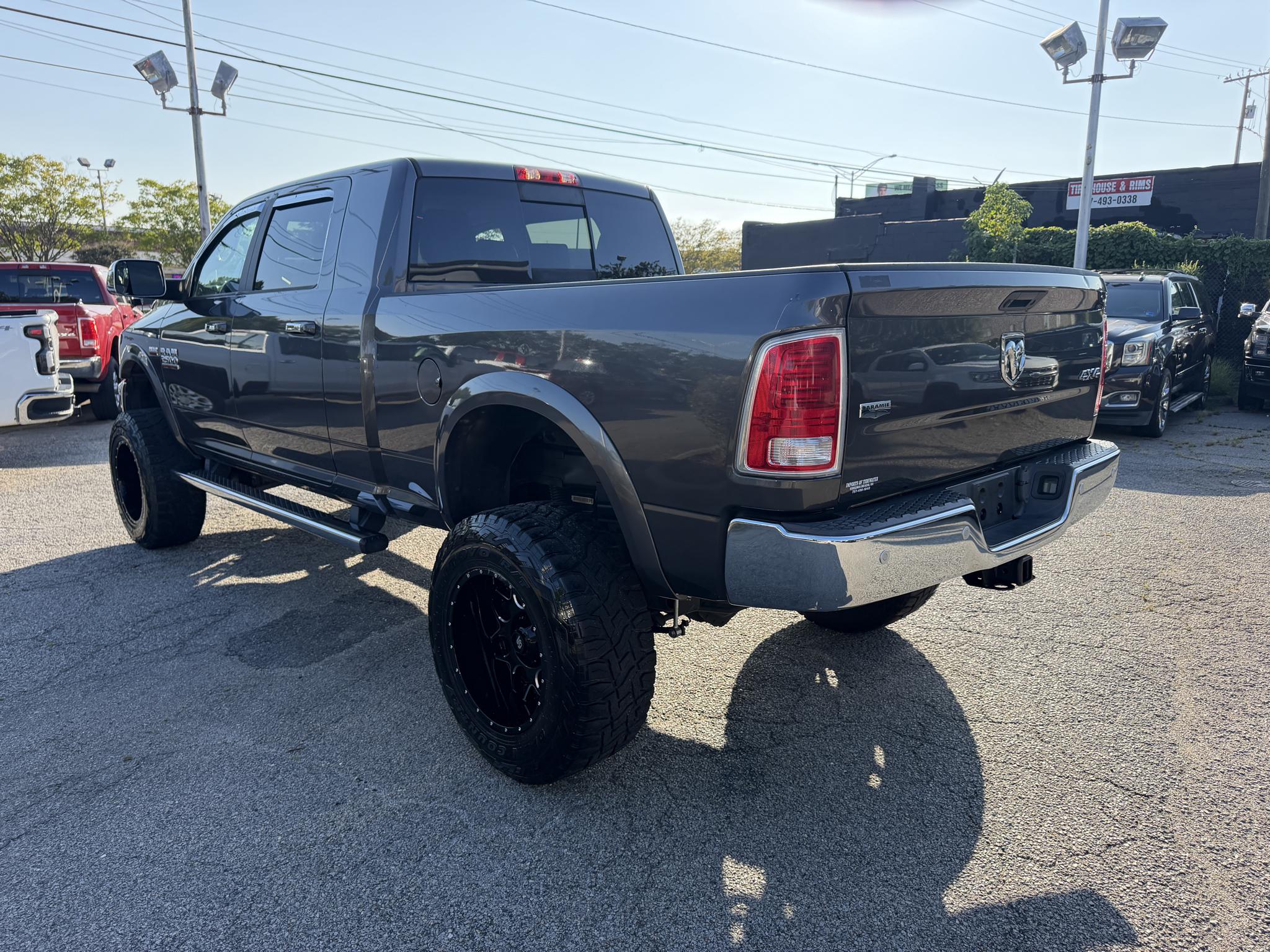 RAM 2500 Laramie 4x4 Mega Cab 6'4" Box 2018