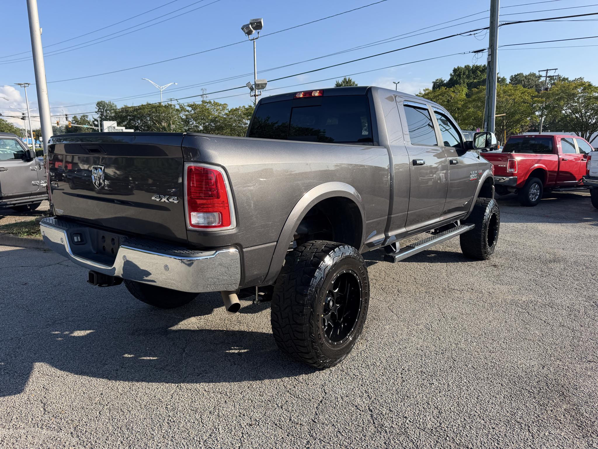 RAM 2500 Laramie 4x4 Mega Cab 6'4" Box 2018