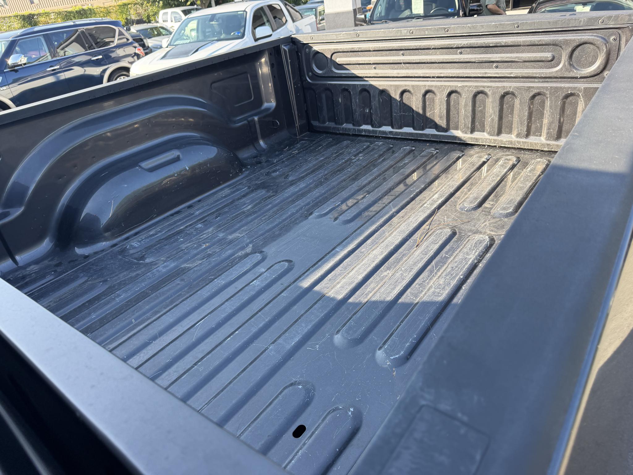 RAM 2500 Laramie 4x4 Mega Cab 6'4" Box 2018