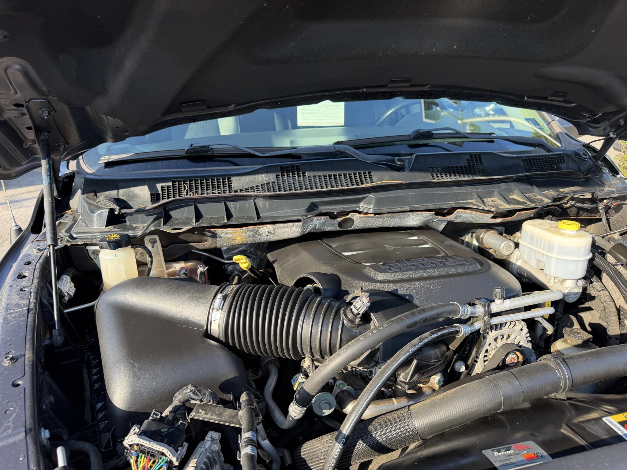 RAM 2500 Laramie 4x4 Mega Cab 6'4" Box 2018
