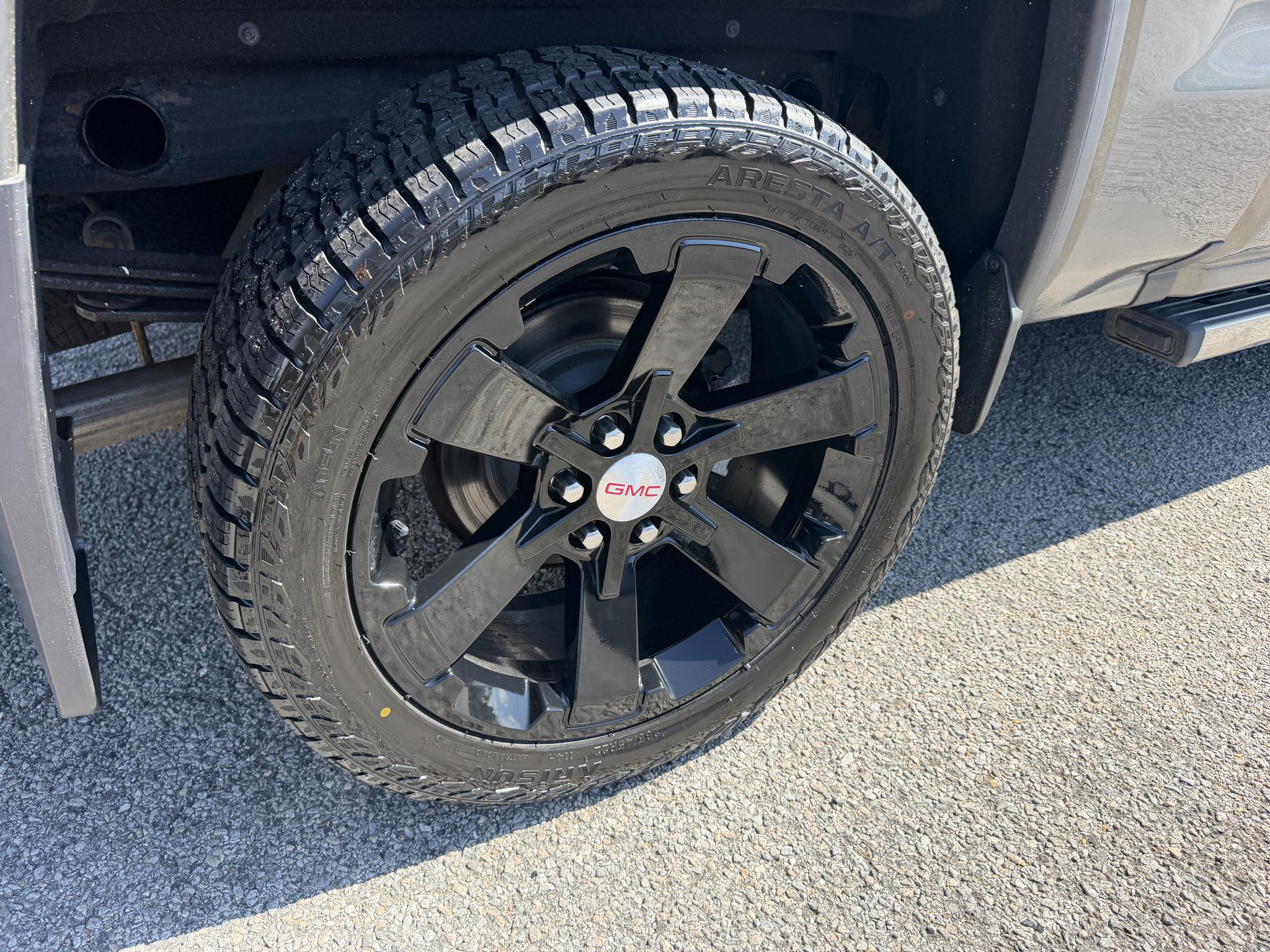 GMC Sierra 1500 4WD Crew Cab 143.5" Denali 2017