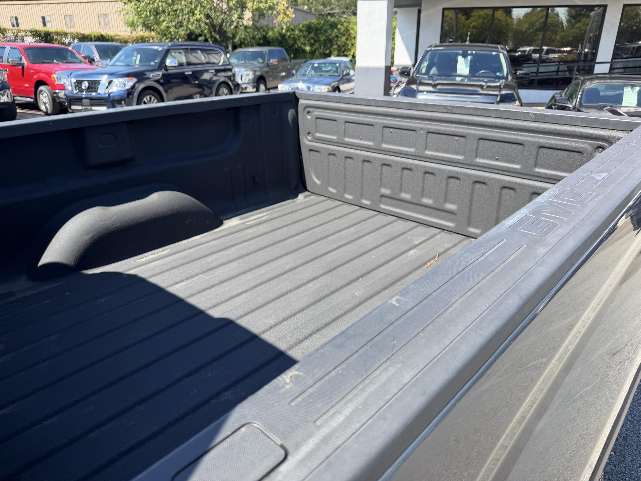 GMC Sierra 1500 4WD Crew Cab 143.5" Denali 2017