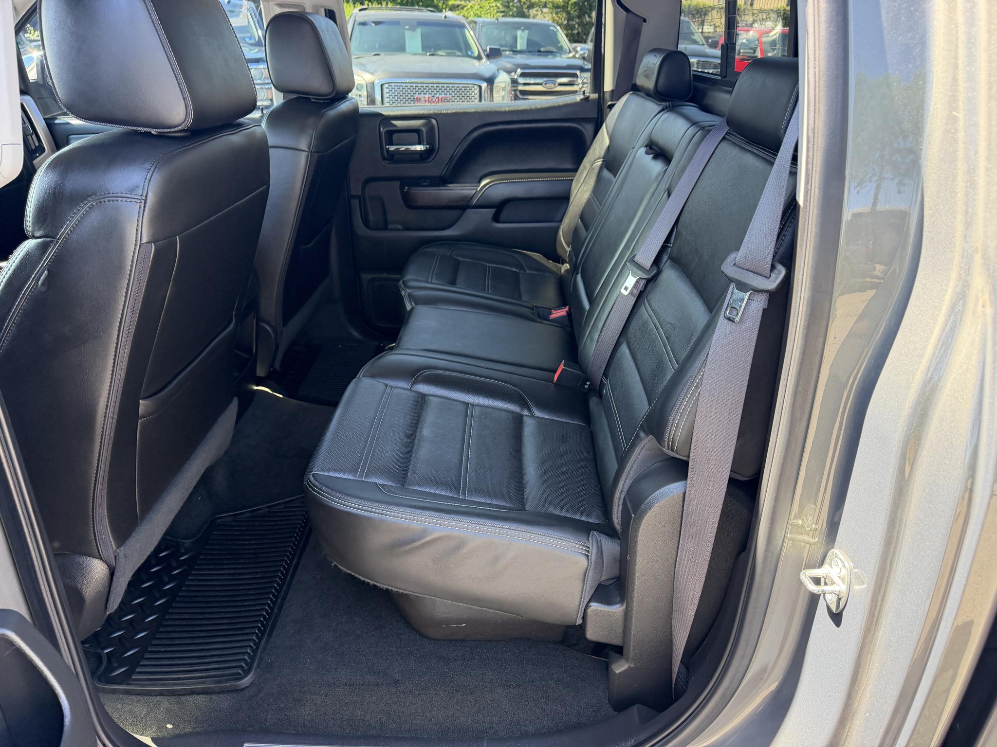 GMC Sierra 1500 4WD Crew Cab 143.5" Denali 2017