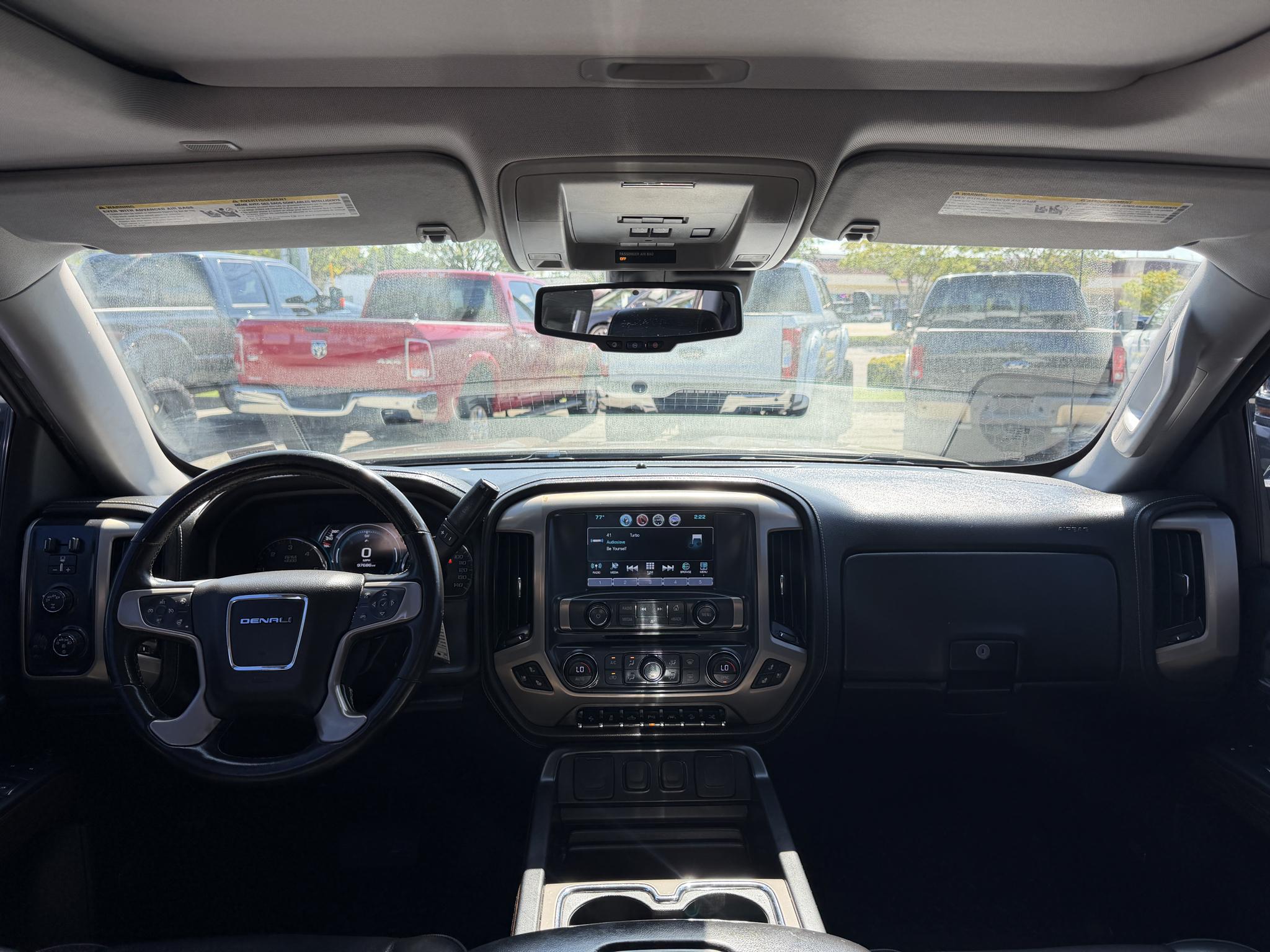 GMC Sierra 1500 4WD Crew Cab 143.5" Denali 2017