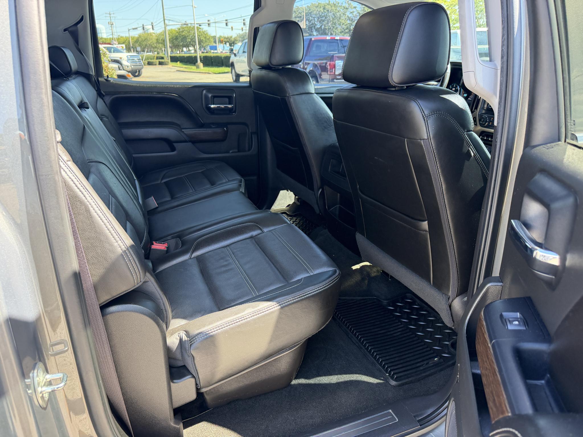GMC Sierra 1500 4WD Crew Cab 143.5" Denali 2017
