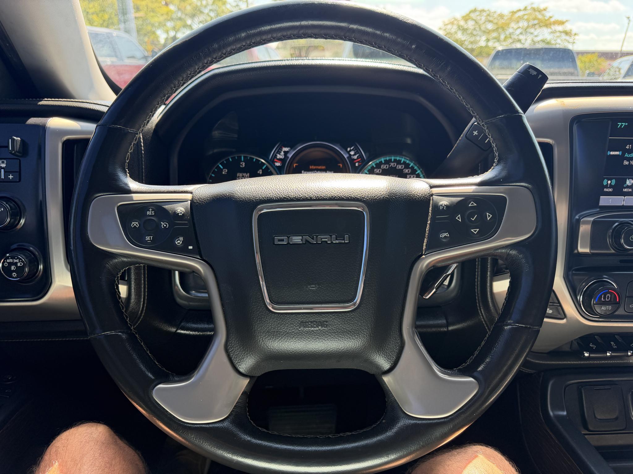 GMC Sierra 1500 4WD Crew Cab 143.5" Denali 2017