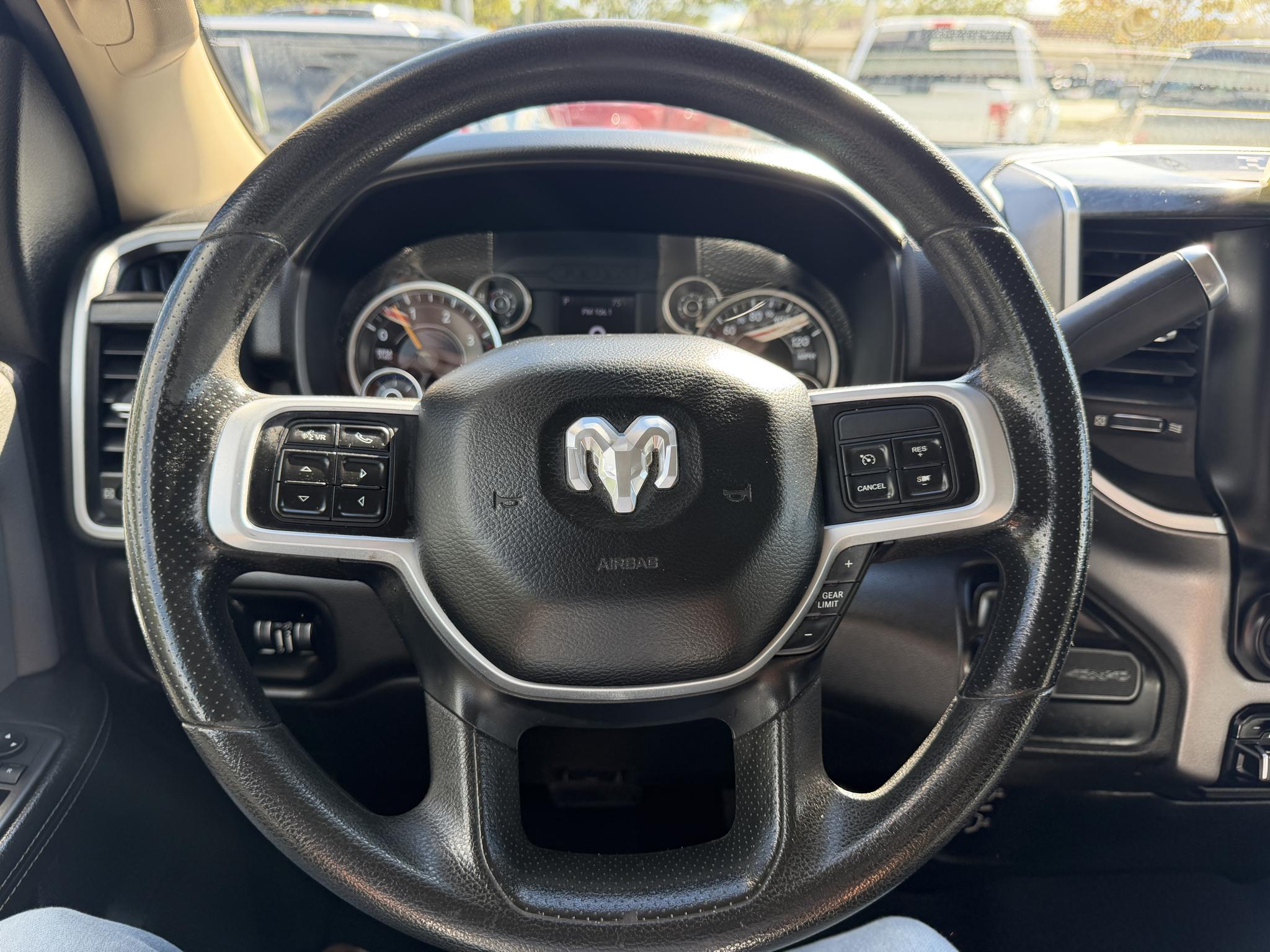 RAM 2500 Big Horn 4x4 Crew Cab 8' Box 2019