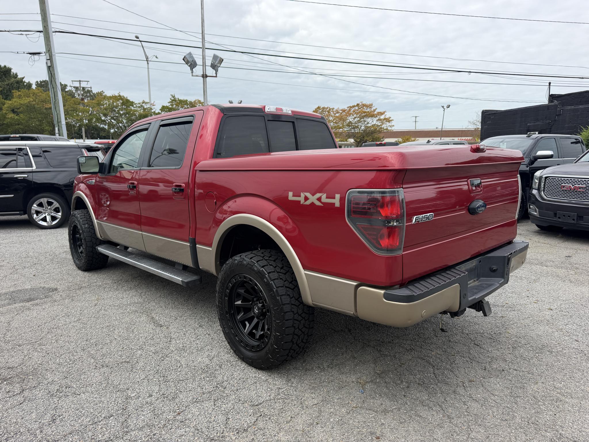 Ford F-150 4WD SuperCrew 145" Lariat 2011