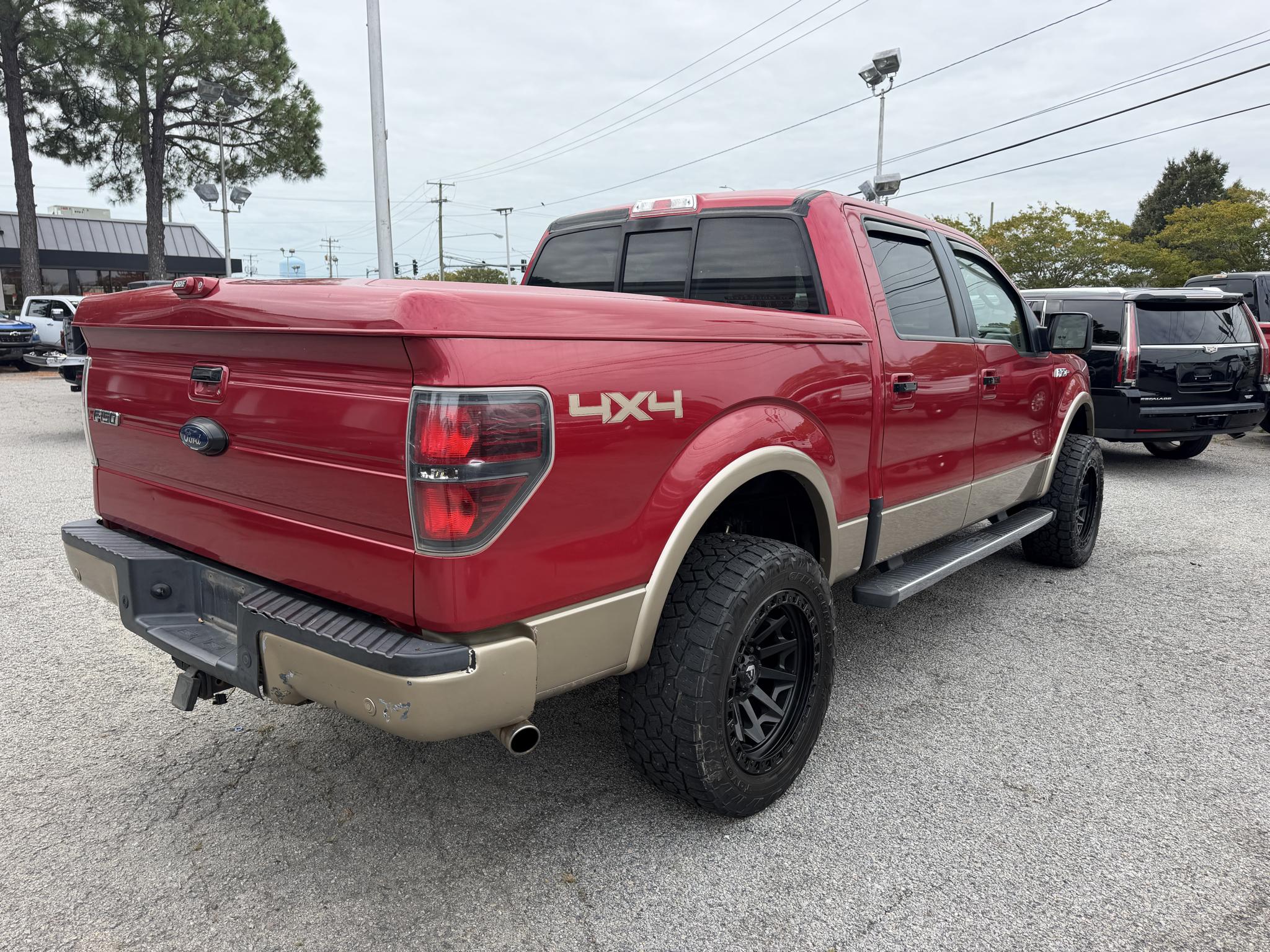Ford F-150 4WD SuperCrew 145" Lariat 2011