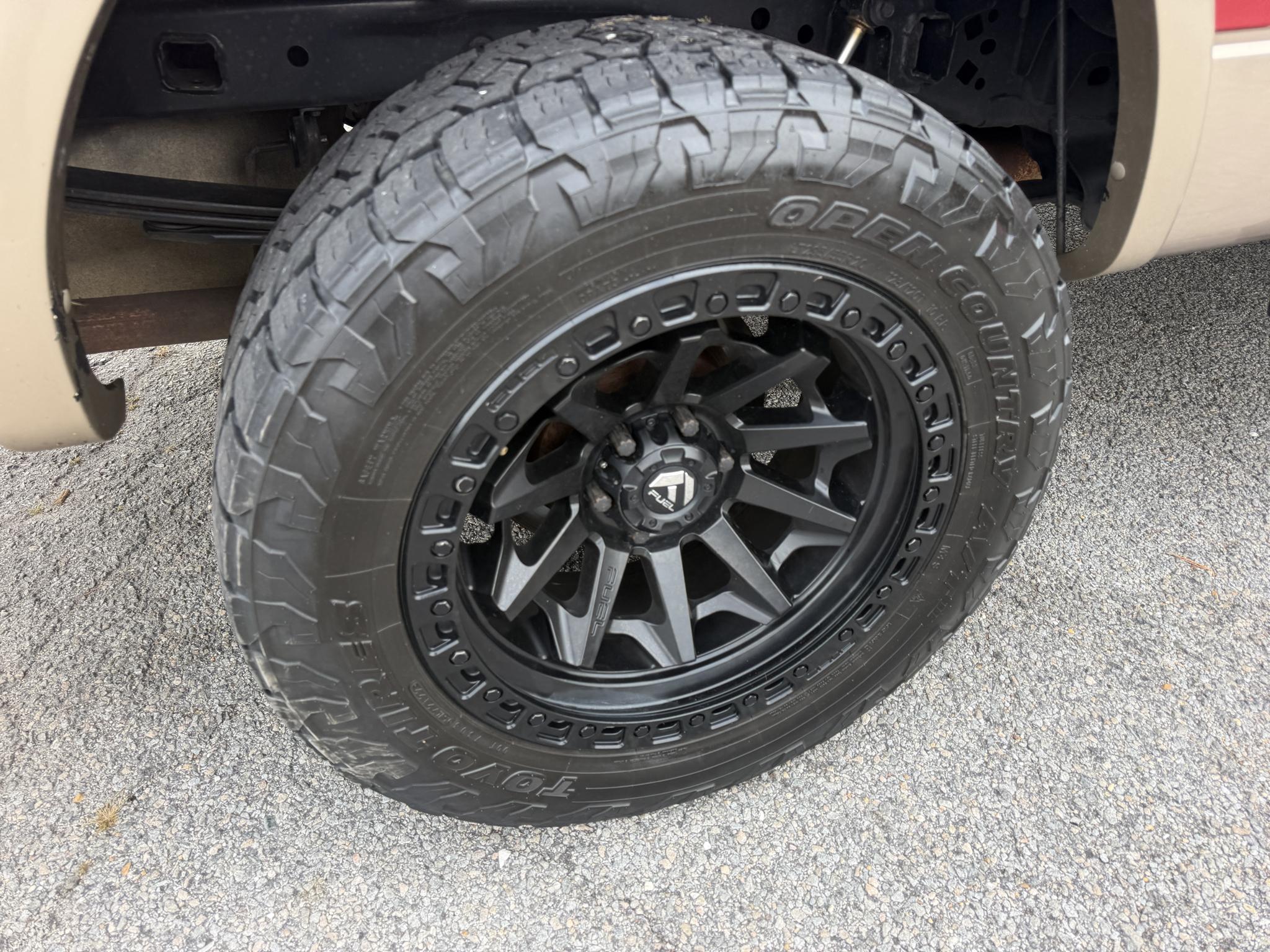 Ford F-150 4WD SuperCrew 145" Lariat 2011