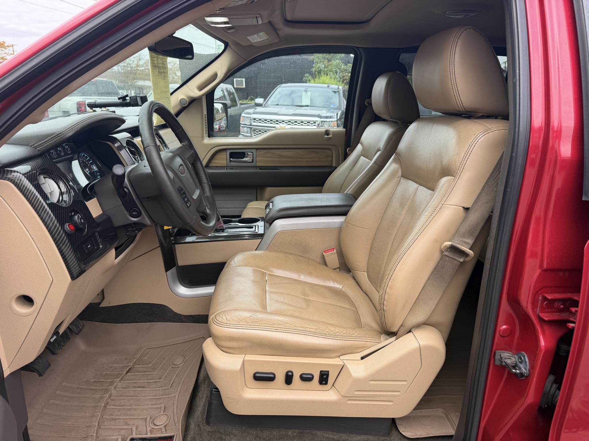 Ford F-150 4WD SuperCrew 145" Lariat 2011