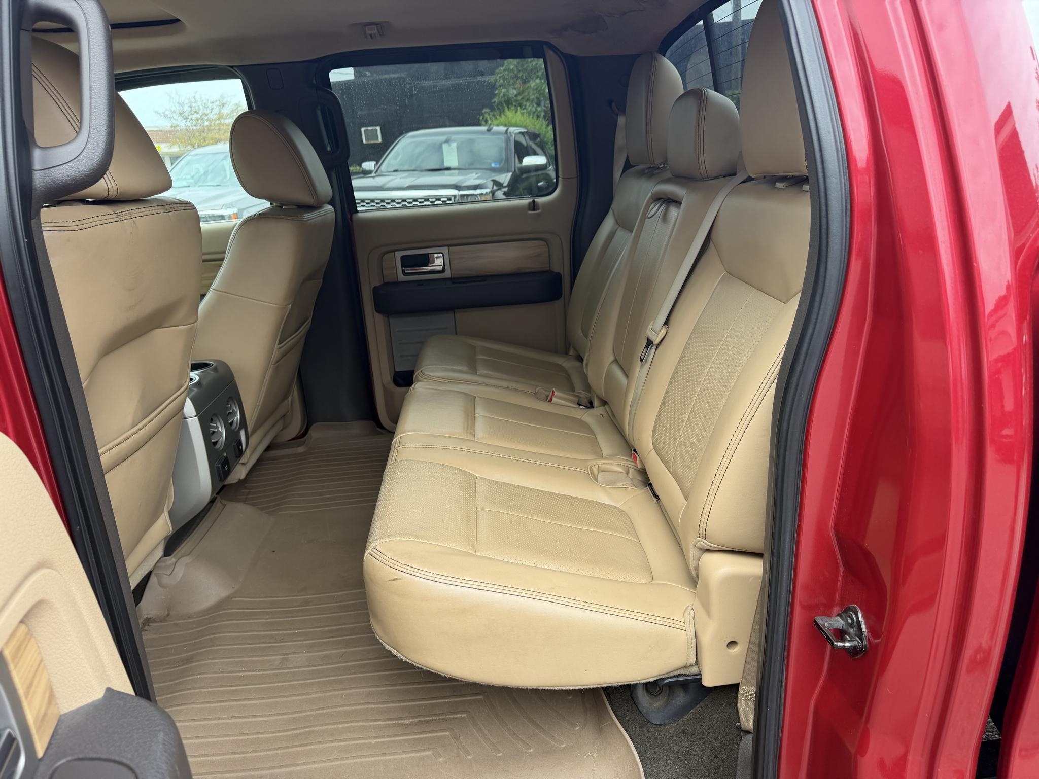 Ford F-150 4WD SuperCrew 145" Lariat 2011