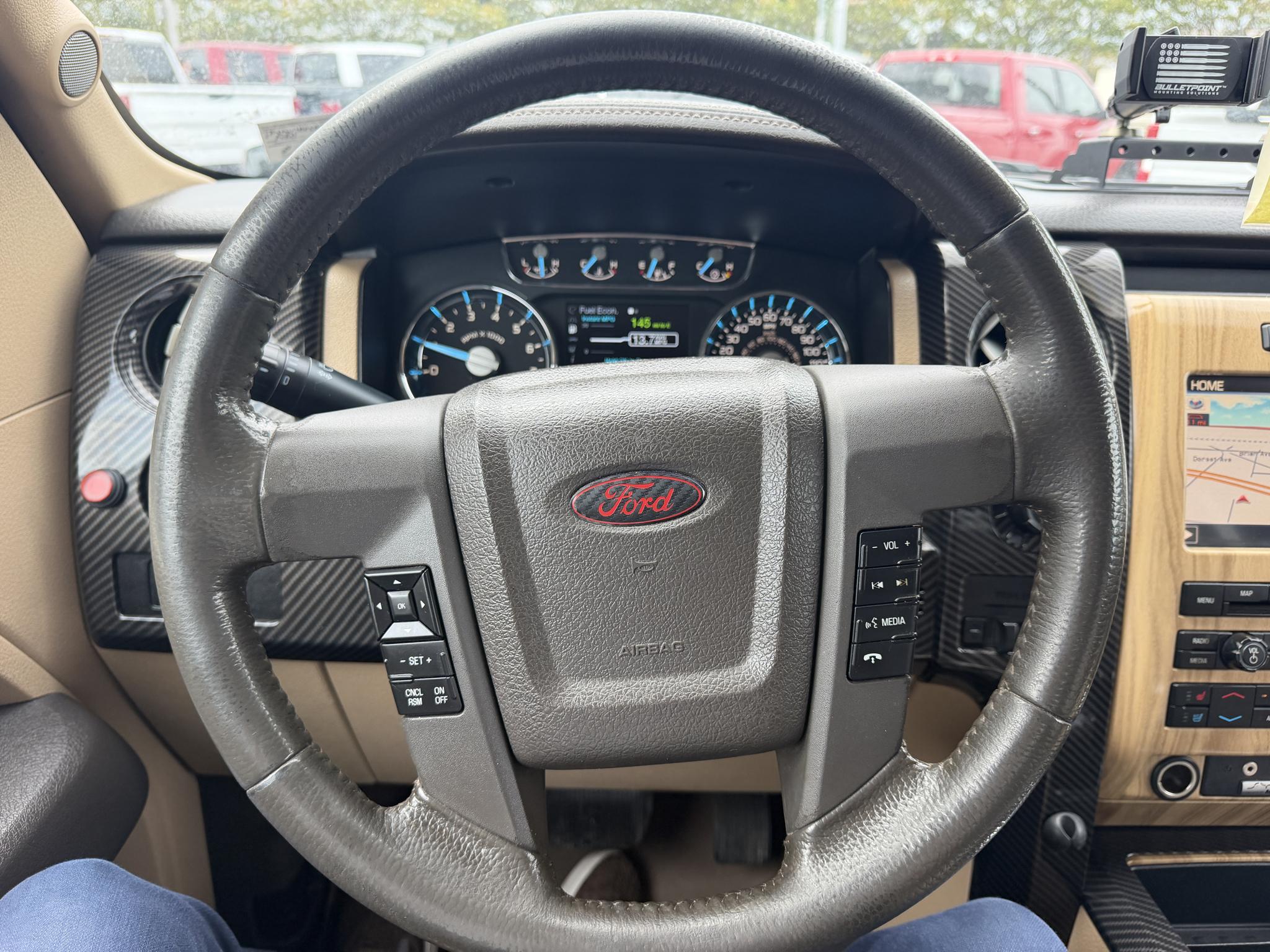 Ford F-150 4WD SuperCrew 145" Lariat 2011