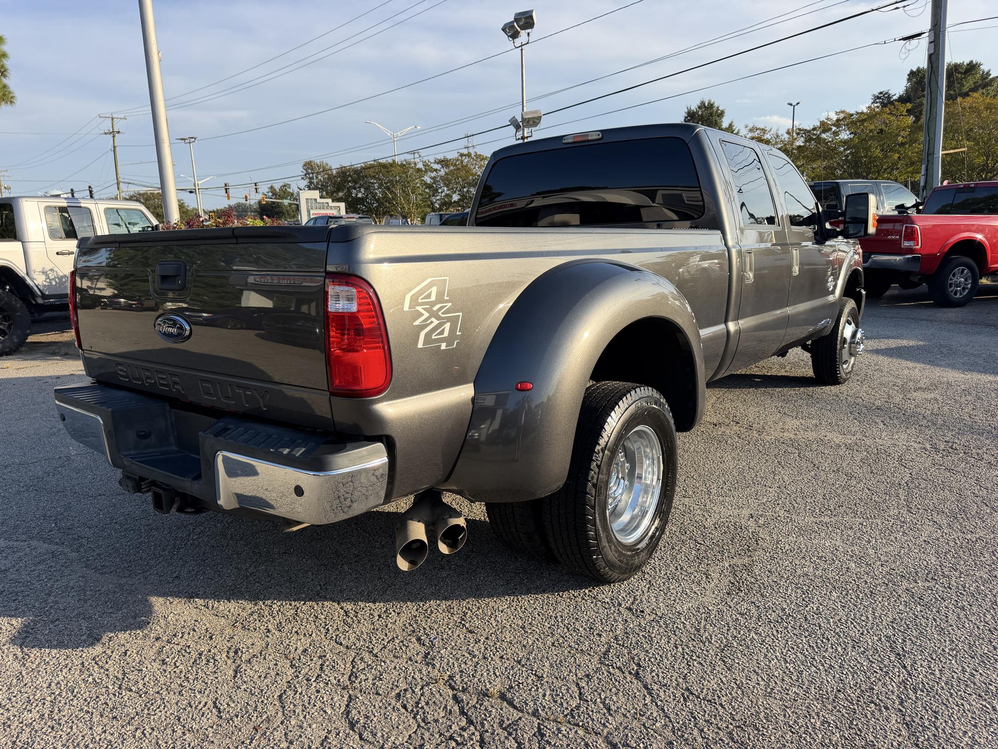 Ford Super Duty F-350 DRW 4WD Crew Cab 172" XLT 2016