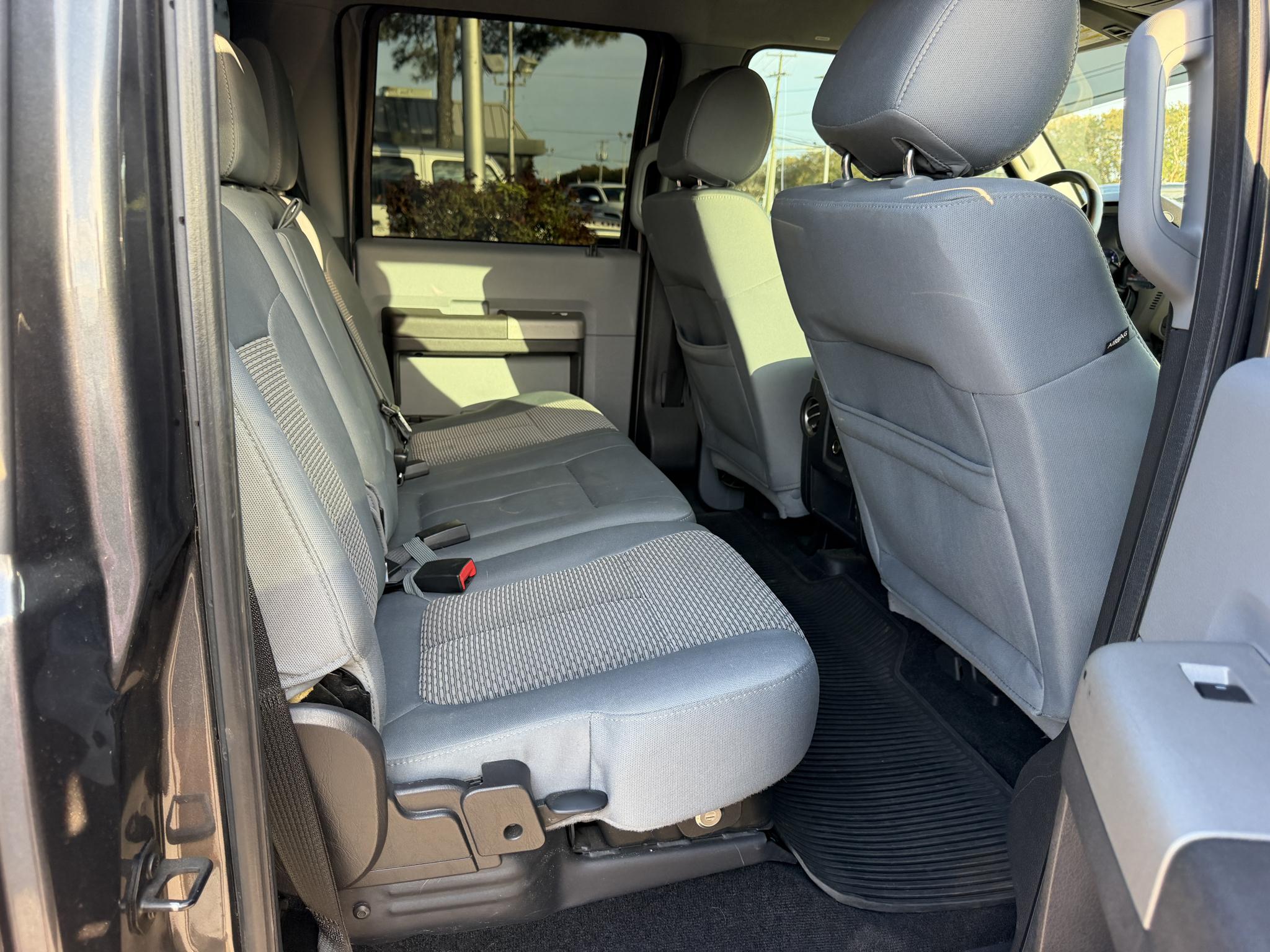 Ford Super Duty F-350 DRW 4WD Crew Cab 172" XLT 2016