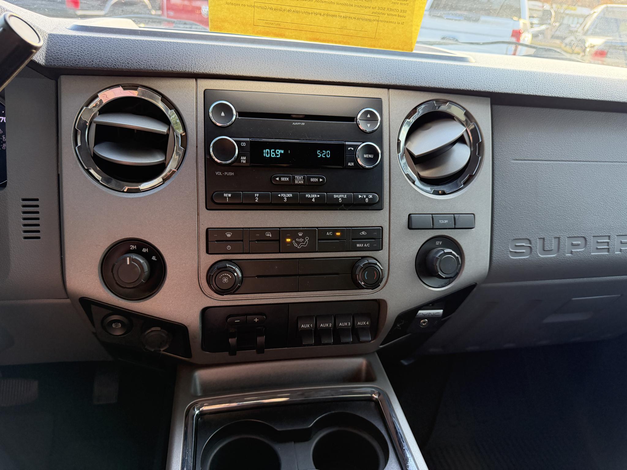 Ford Super Duty F-350 DRW 4WD Crew Cab 172" XLT 2016