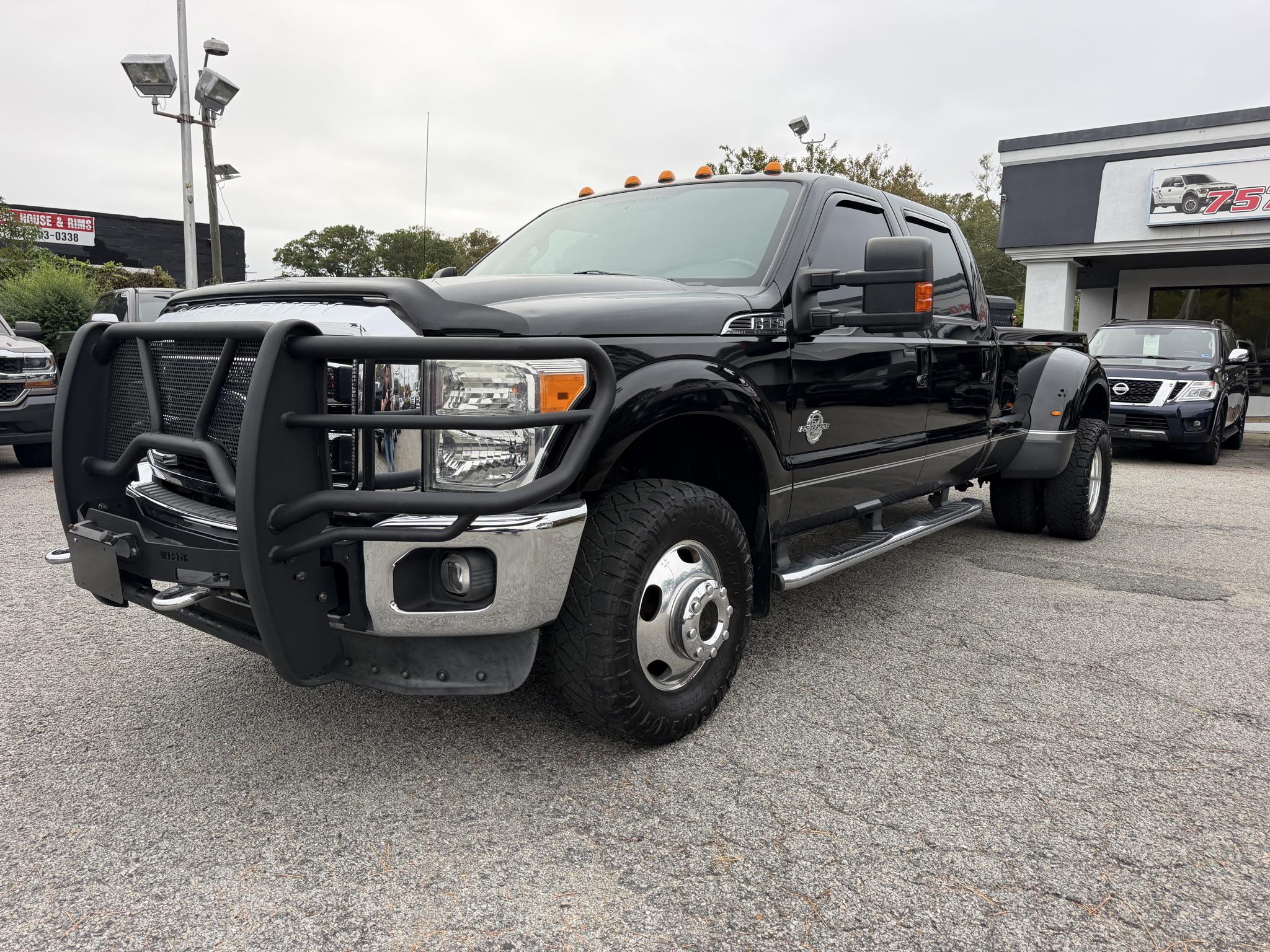 Ford Super Duty F-350 DRW 4WD Crew Cab 172" Lariat 2016