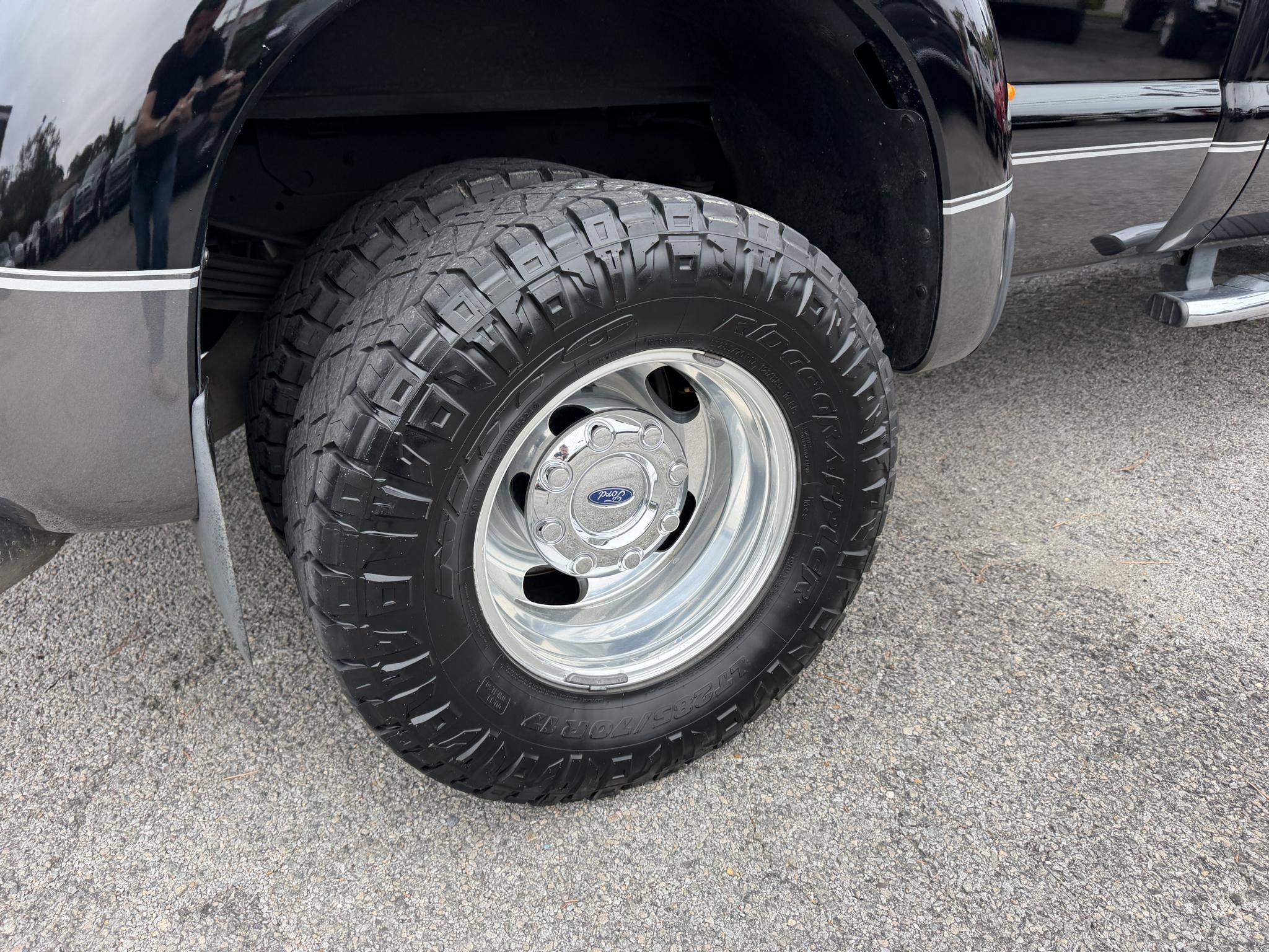 Ford Super Duty F-350 DRW 4WD Crew Cab 172" Lariat 2016