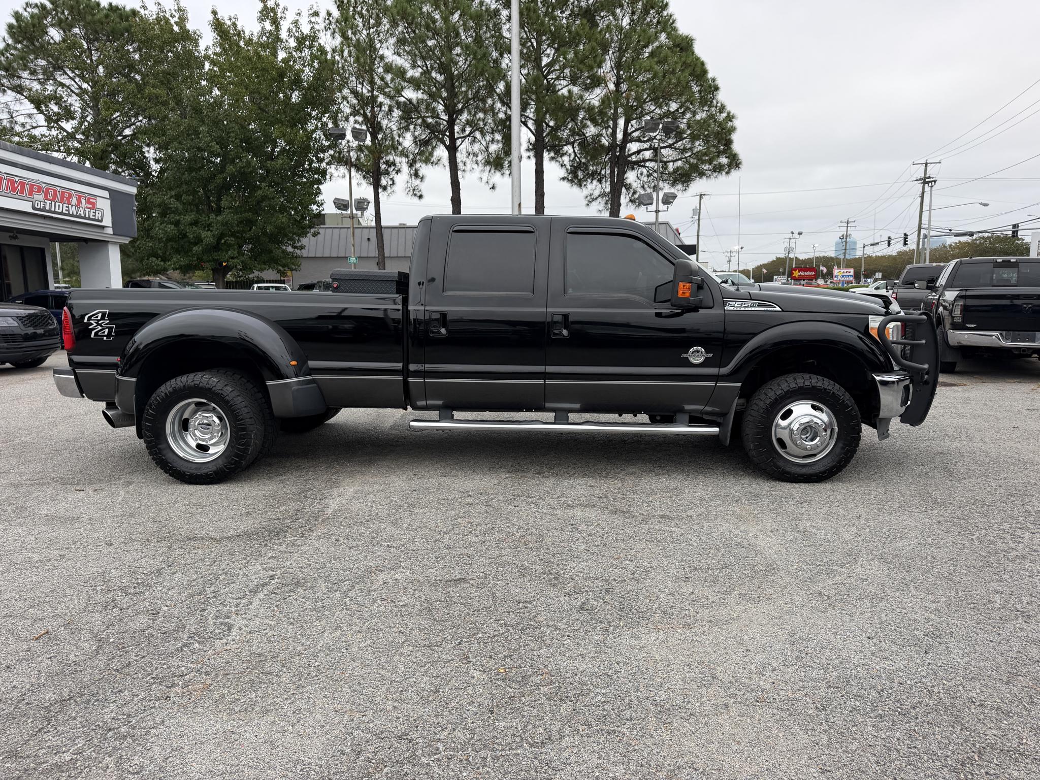 Ford Super Duty F-350 DRW 4WD Crew Cab 172" Lariat 2016
