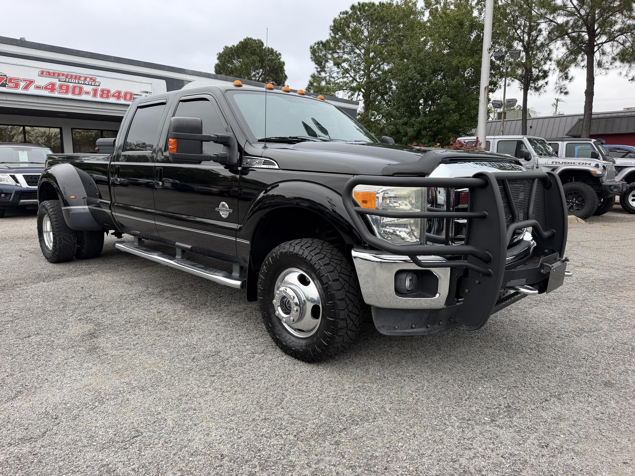 Ford Super Duty F-350 DRW 4WD Crew Cab 172" Lariat 2016