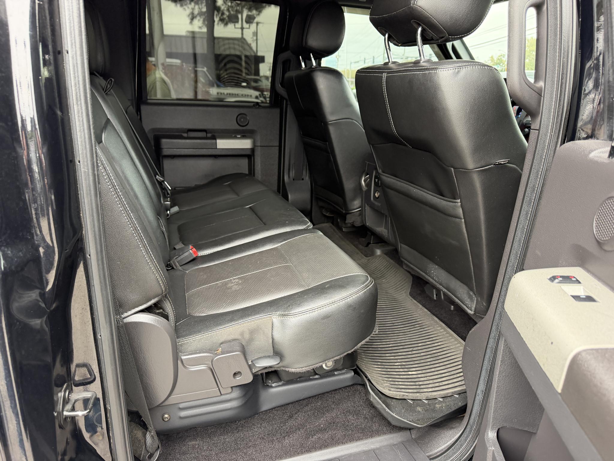 Ford Super Duty F-350 DRW 4WD Crew Cab 172" Lariat 2016