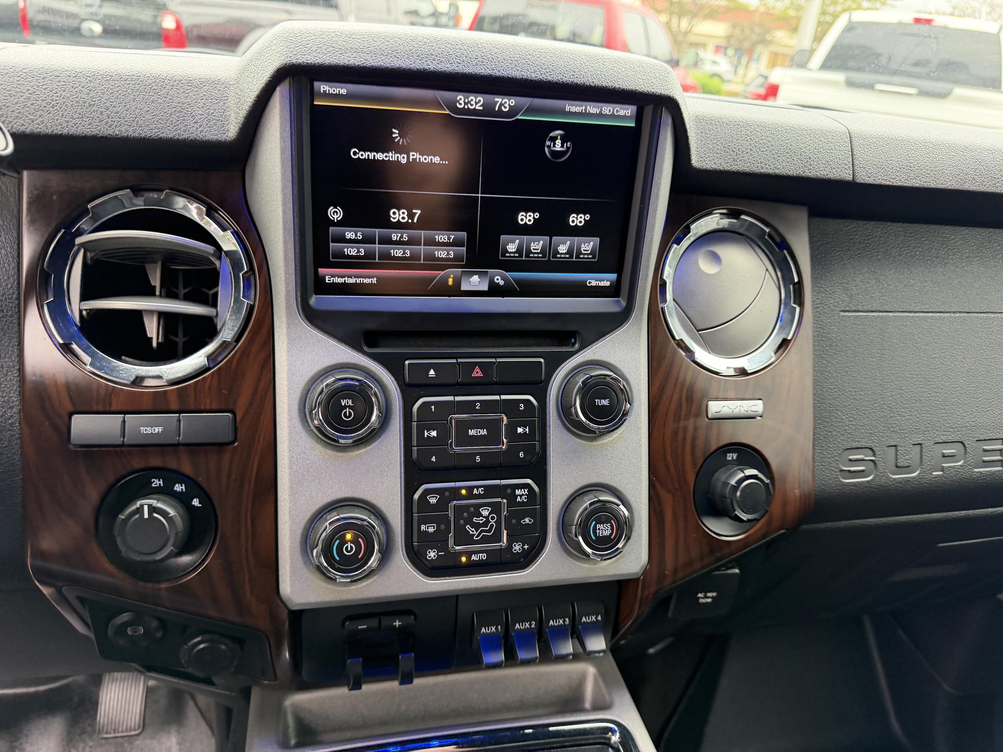 Ford Super Duty F-350 DRW 4WD Crew Cab 172" Lariat 2016