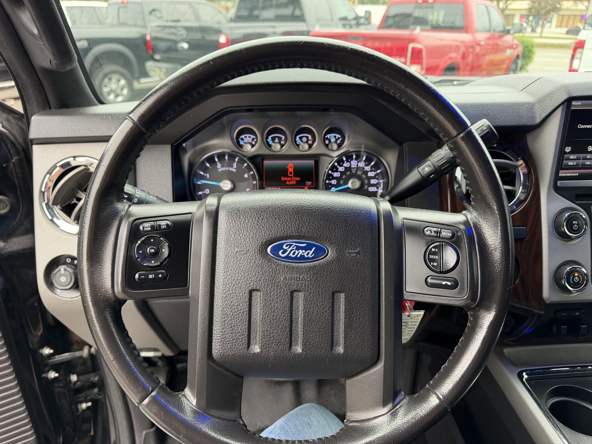 Ford Super Duty F-350 DRW 4WD Crew Cab 172" Lariat 2016
