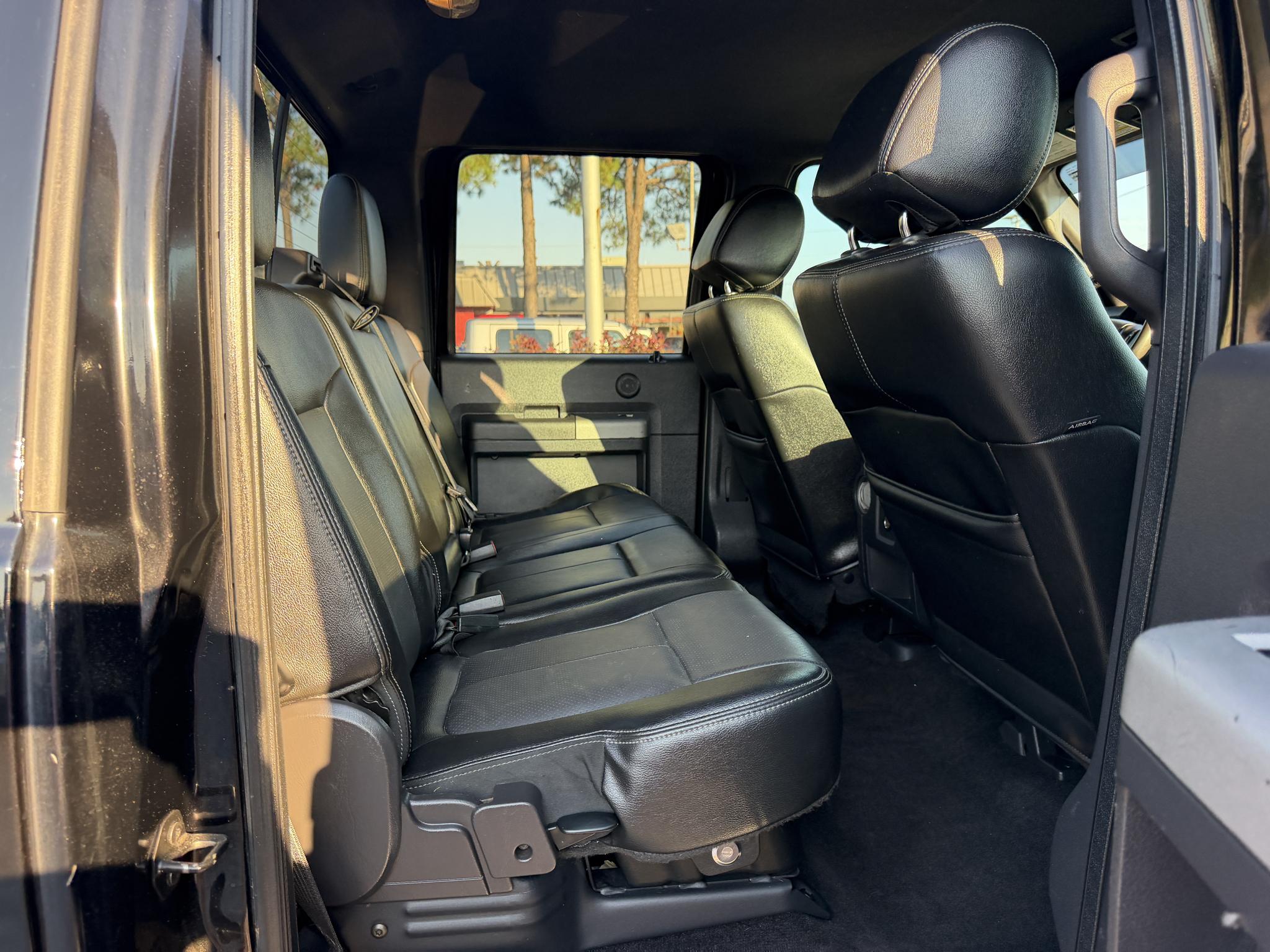 Ford Super Duty F-250 SRW 4WD Crew Cab 156" Lariat 2016