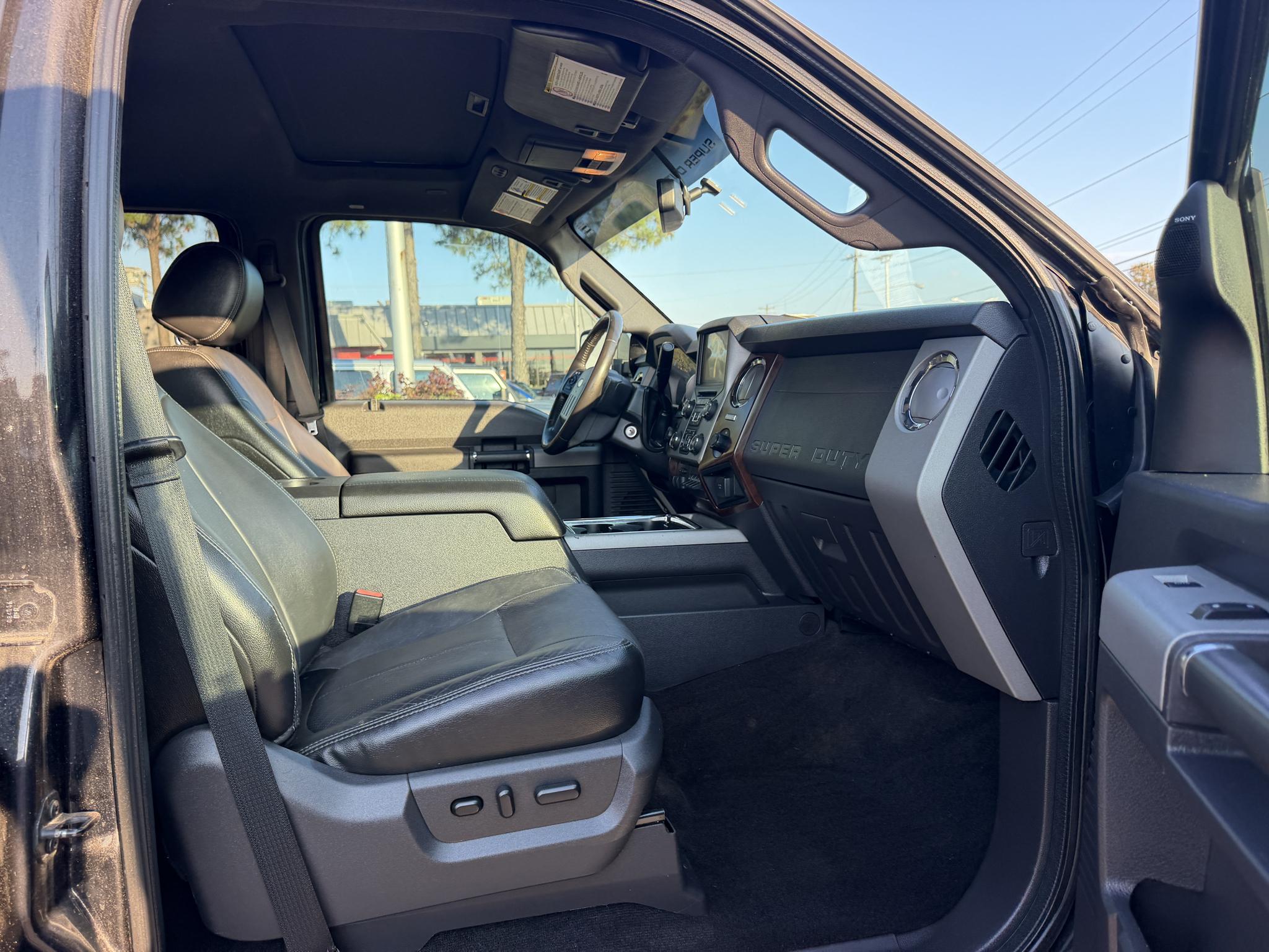 Ford Super Duty F-250 SRW 4WD Crew Cab 156" Lariat 2016