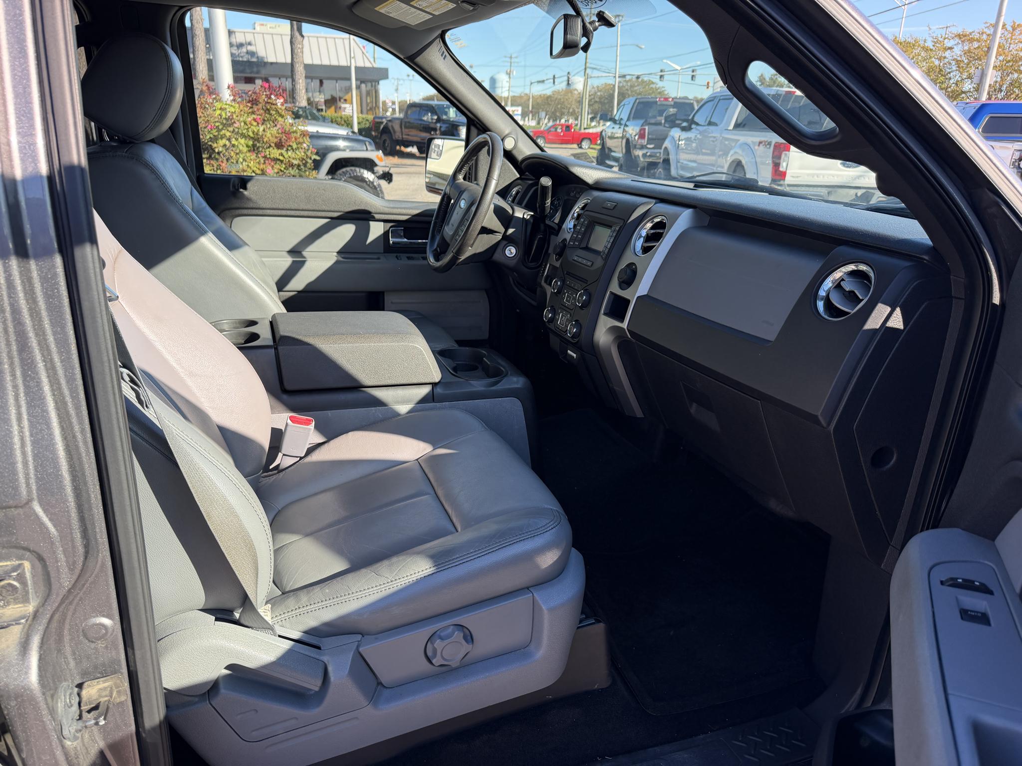 Ford F-150 4WD SuperCrew 145" XLT 2014